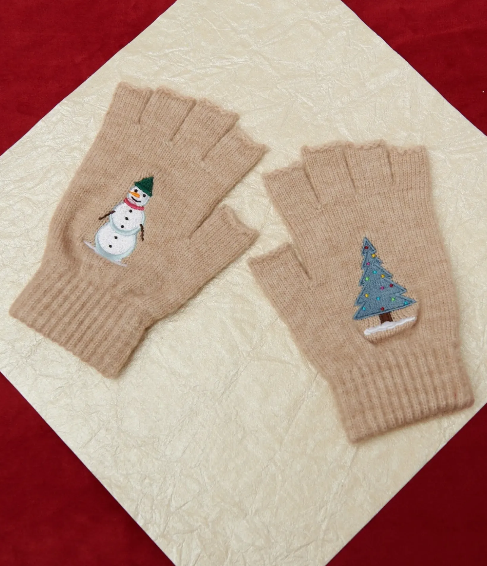 Unique Vintage Gloves & Scarves>Banned Cream Snow Season Fingerless Gloves