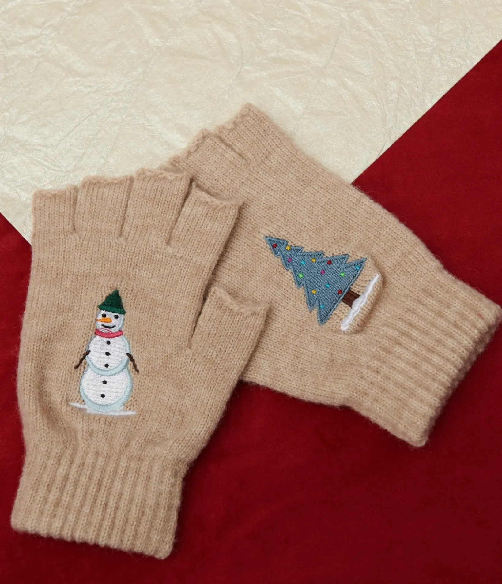 Unique Vintage Gloves & Scarves>Banned Cream Snow Season Fingerless Gloves