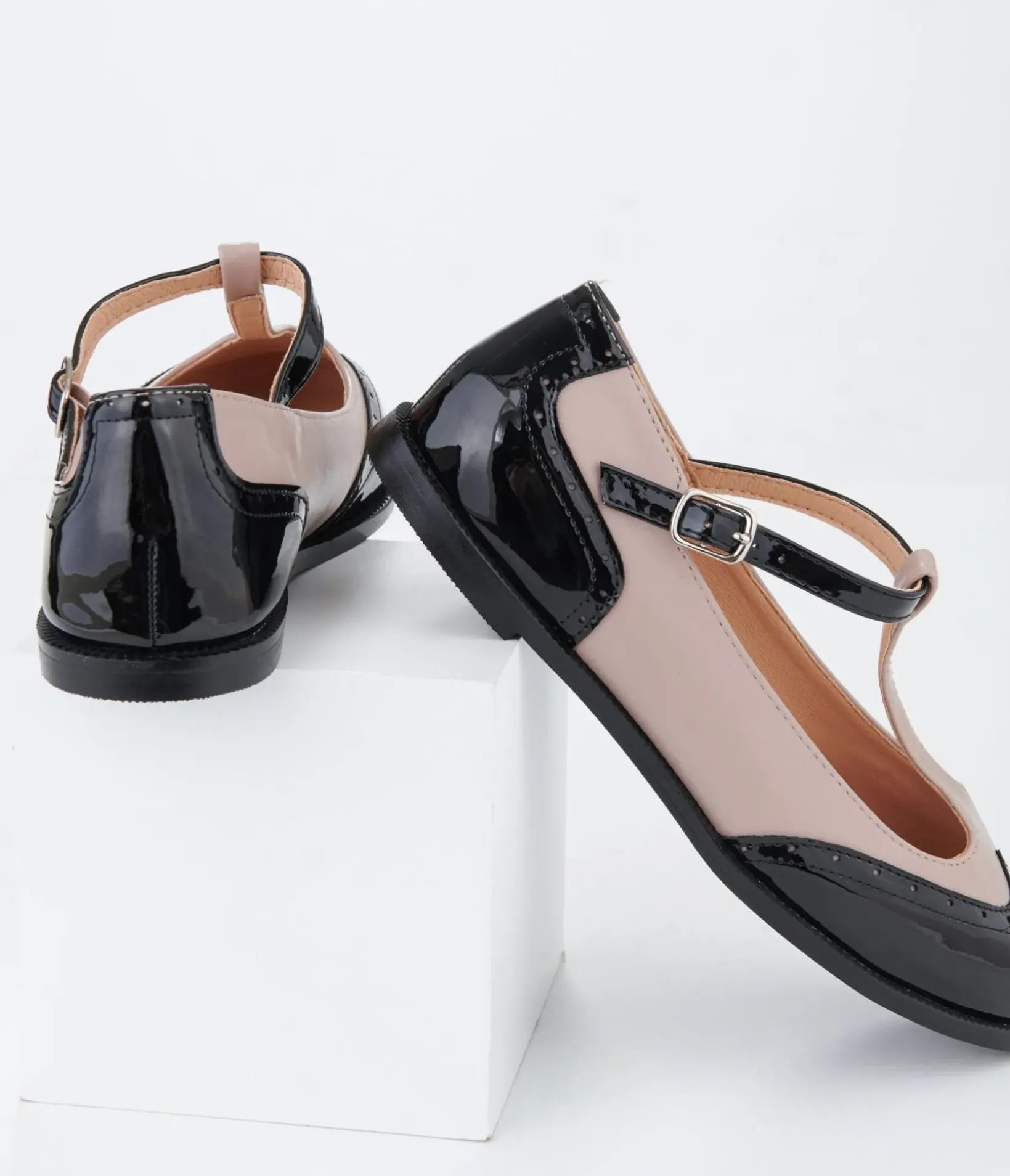Unique Vintage Work Wear|Flats>Beige & Black Patent Leatherette Oxford T-Strap Flats
