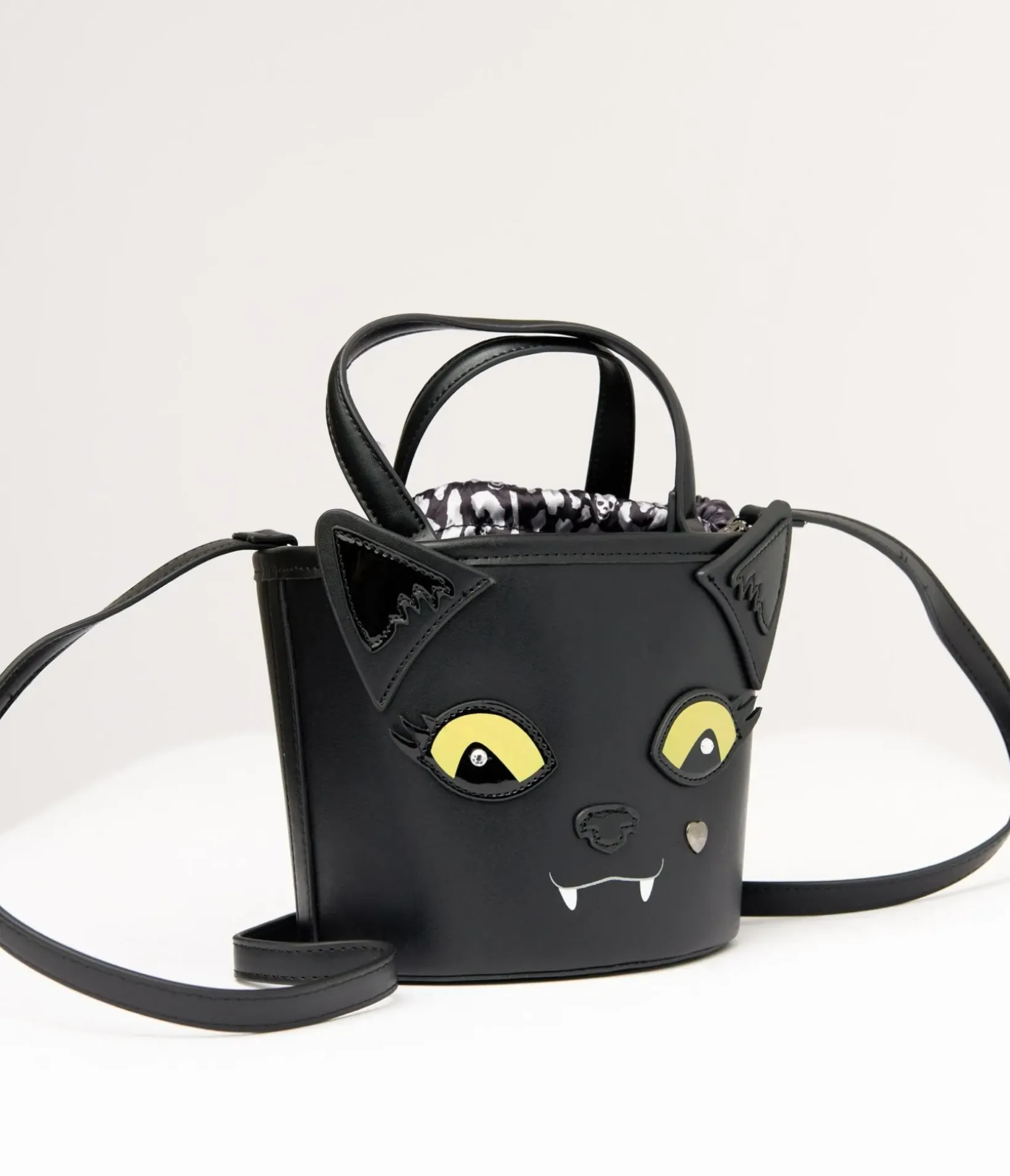 Unique Vintage All Things Black|Novelty Bags>Betsey Johnson Black Gimmie Candy Cat Bucket Bag