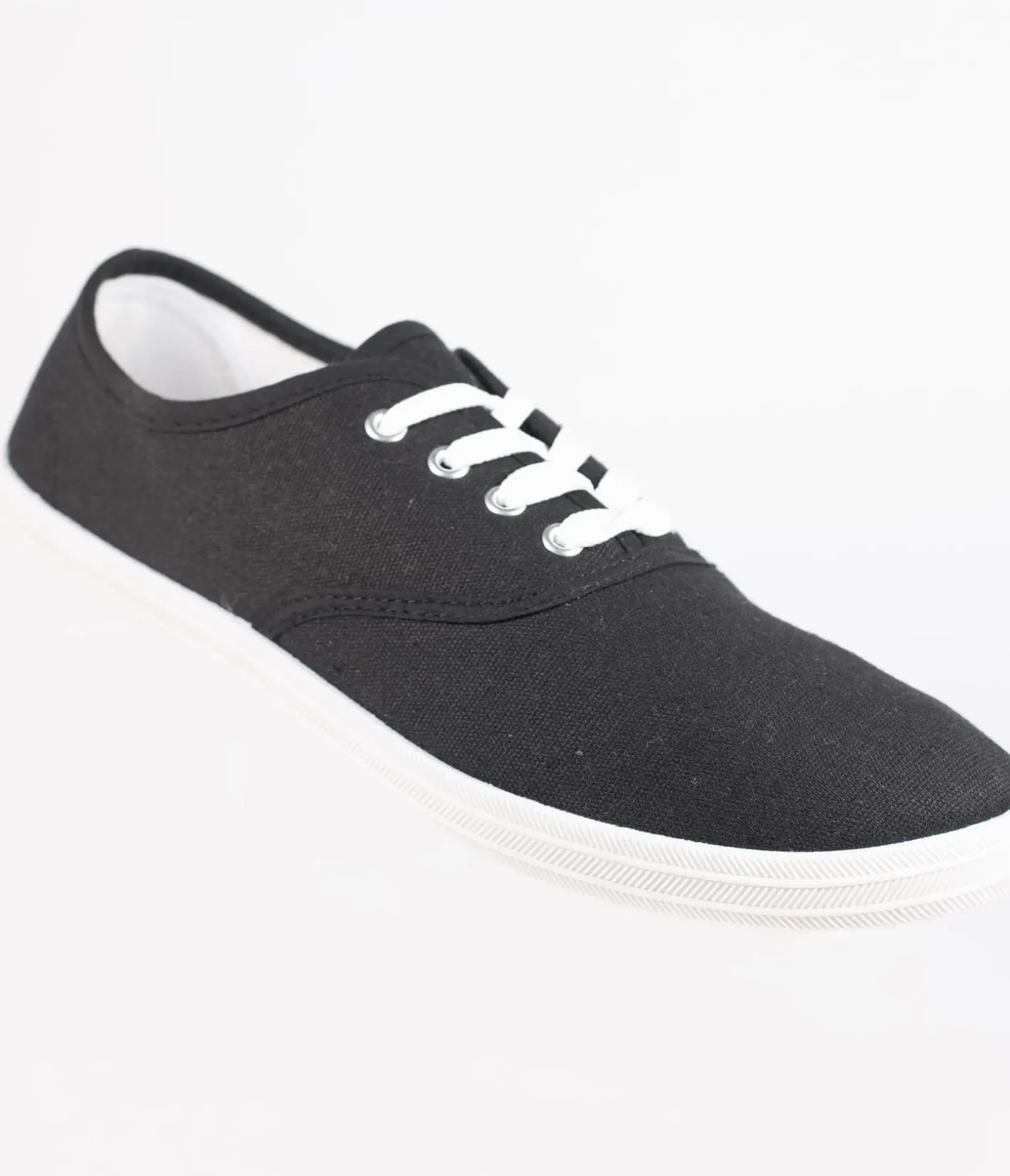 Unique Vintage Flats|Sneakers>Black Canvas Ladies Sneakers