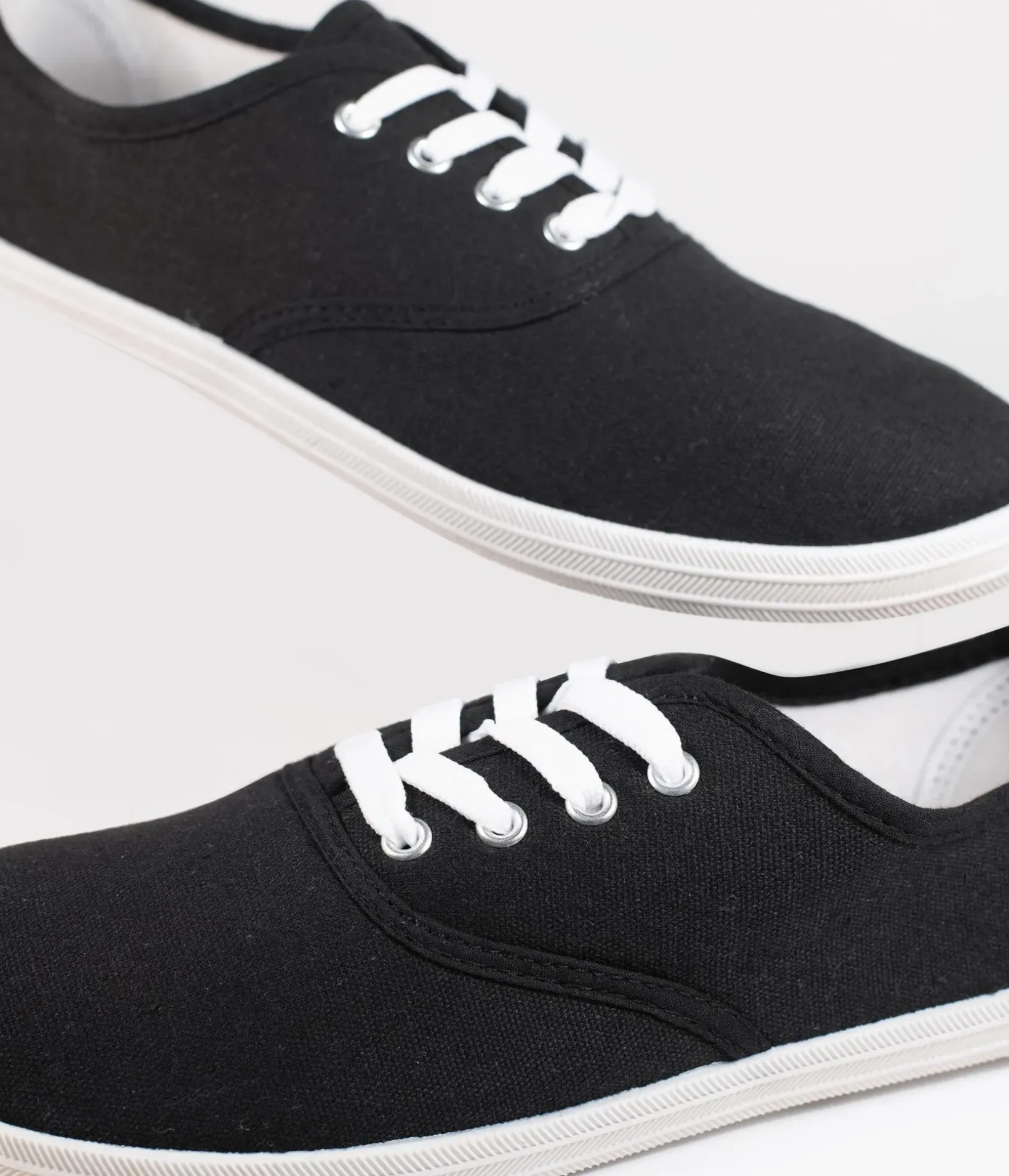 Unique Vintage Flats|Sneakers>Black Canvas Ladies Sneakers