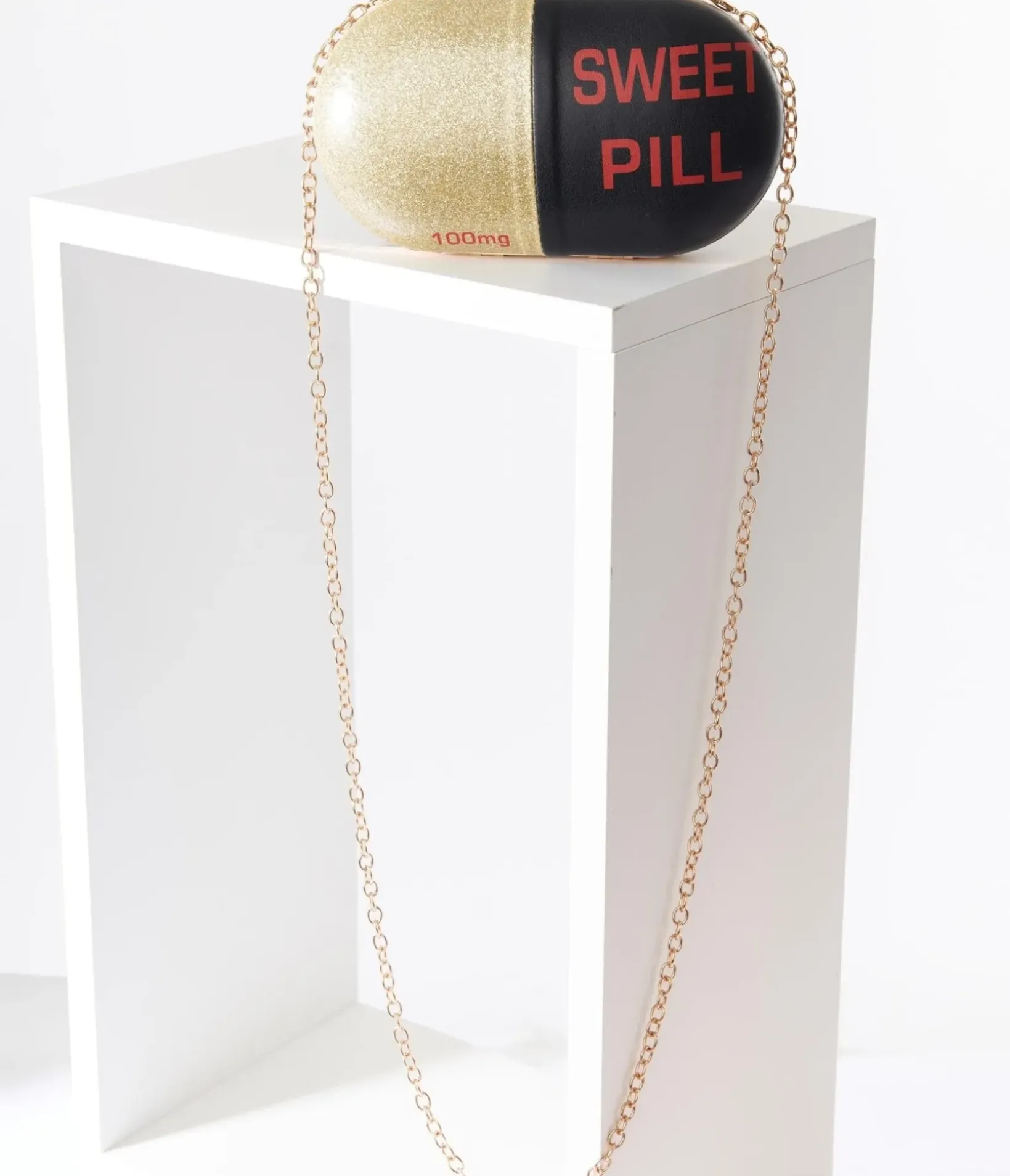 Unique Vintage Novelty Bags>Black & Gold Sweet Pill Handbag