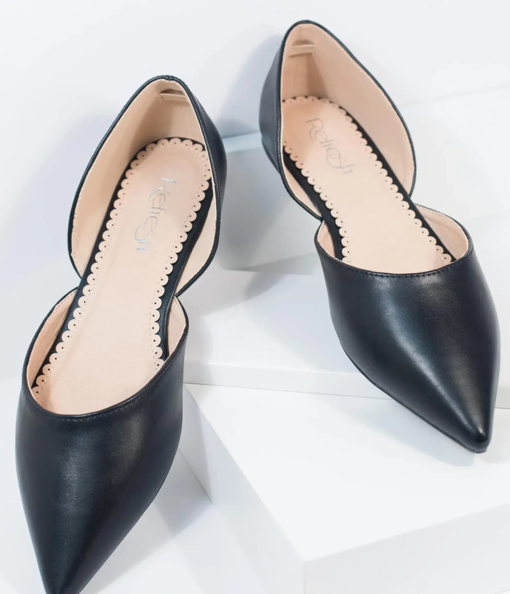 Unique Vintage Flats>Black Leatherette Pointed Toe Flats
