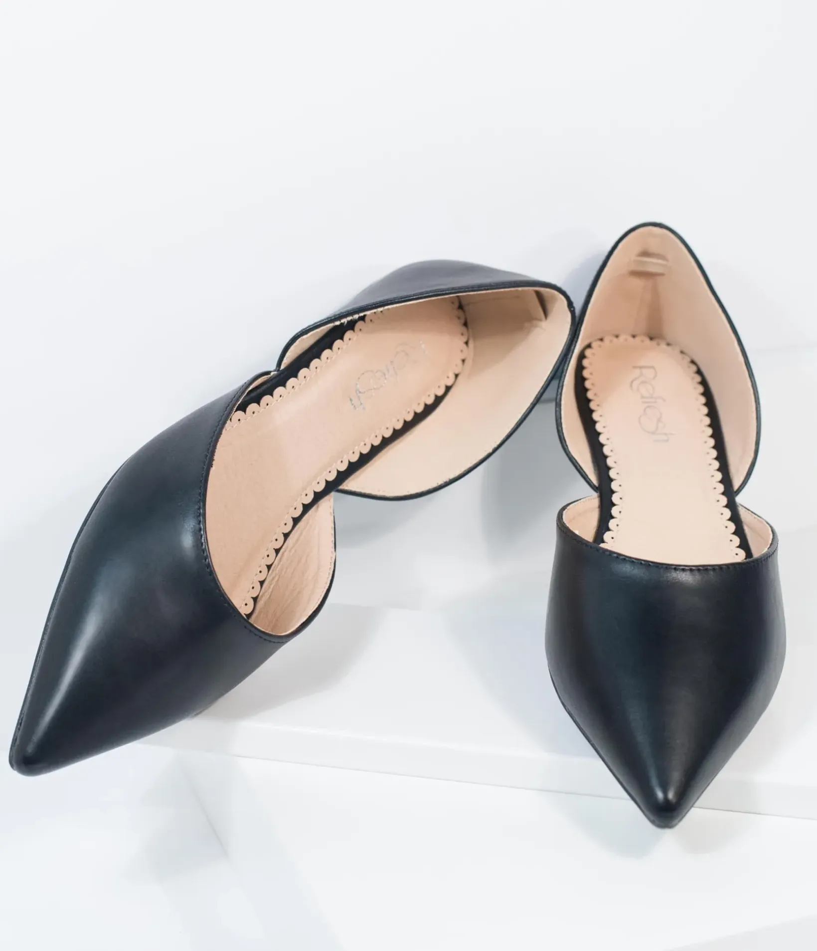 Unique Vintage Flats>Black Leatherette Pointed Toe Flats