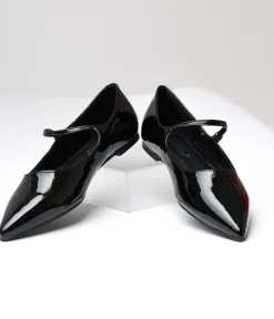 Unique Vintage Flats>Black Mary Jane Pointed Toe Flats