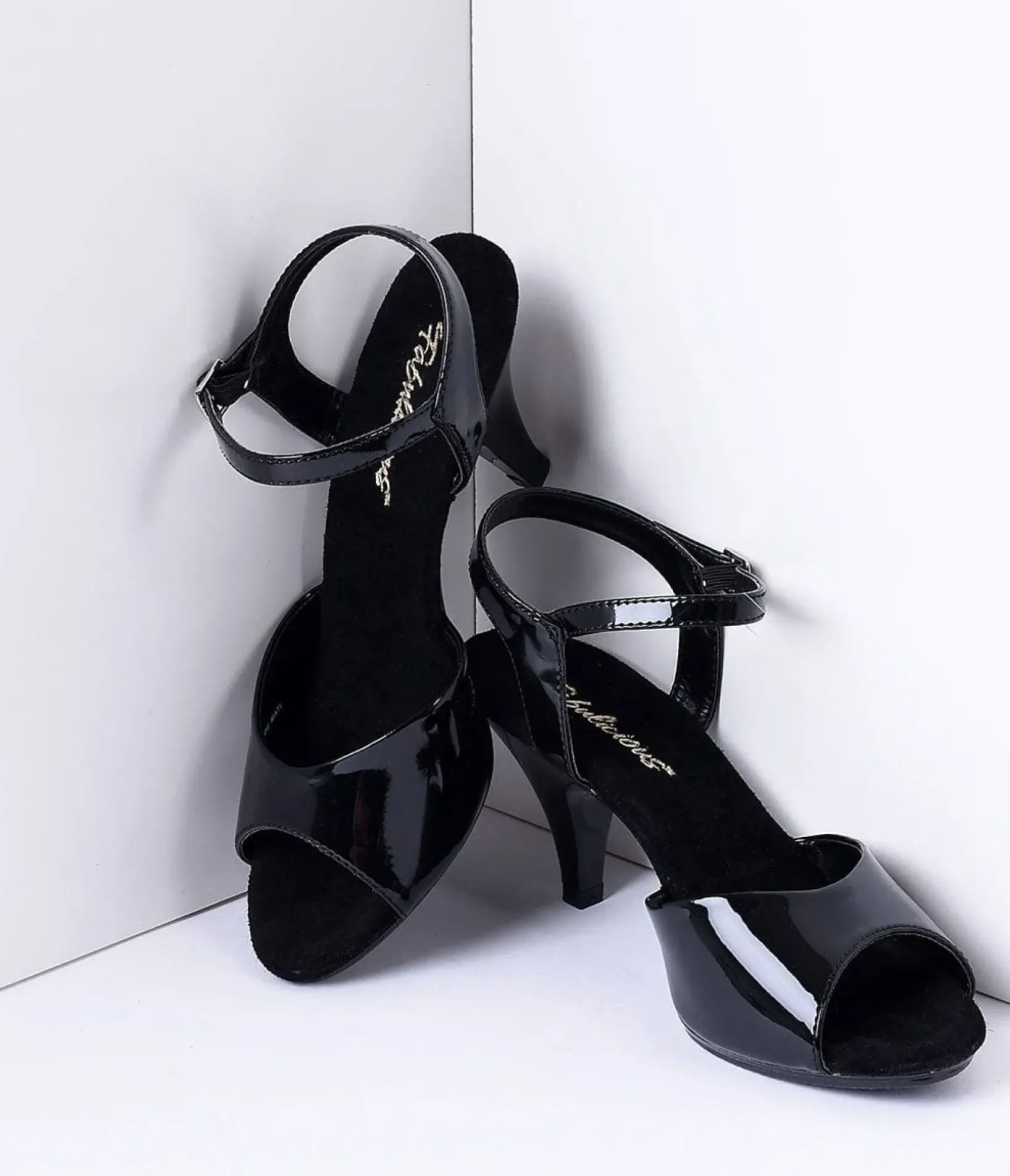 Unique Vintage Disney Bounding|Work Wear>Black Patent Leather Belle Sandal Pump