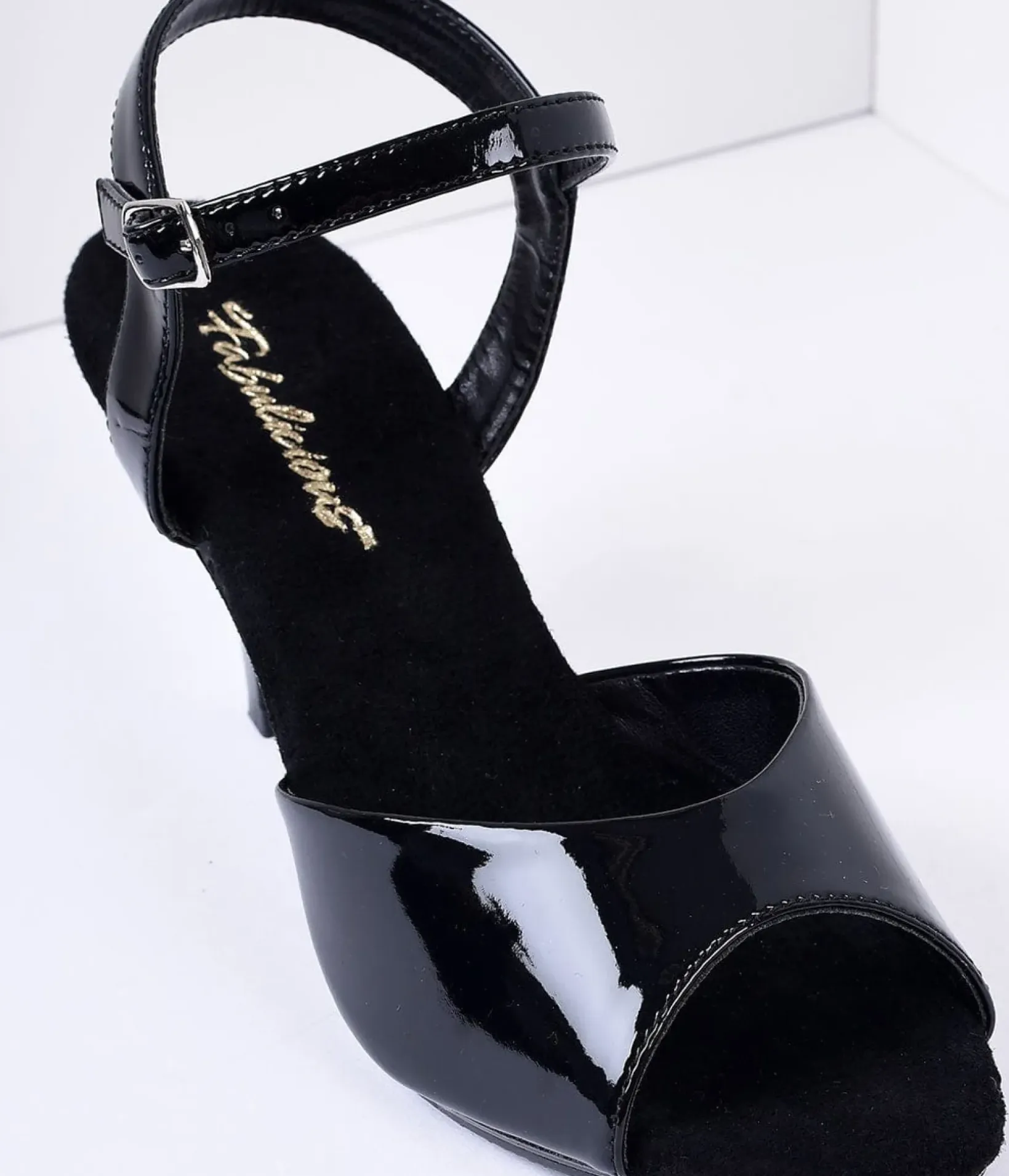 Unique Vintage Disney Bounding|Work Wear>Black Patent Leather Belle Sandal Pump