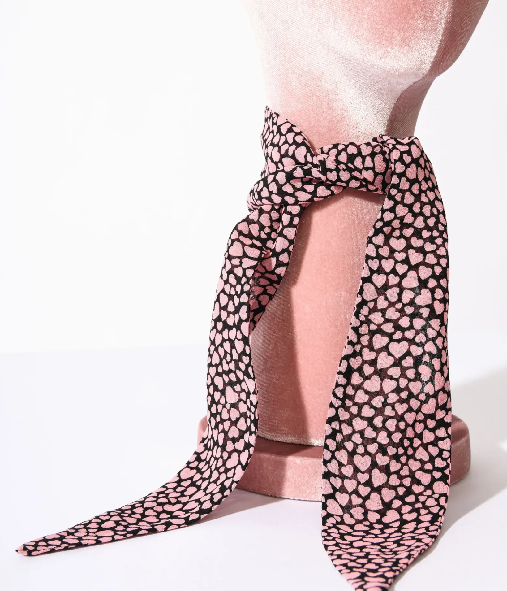 Unique Vintage All Things Pink|Hair Scarves>Black & Pink Hearts Hair Scarf