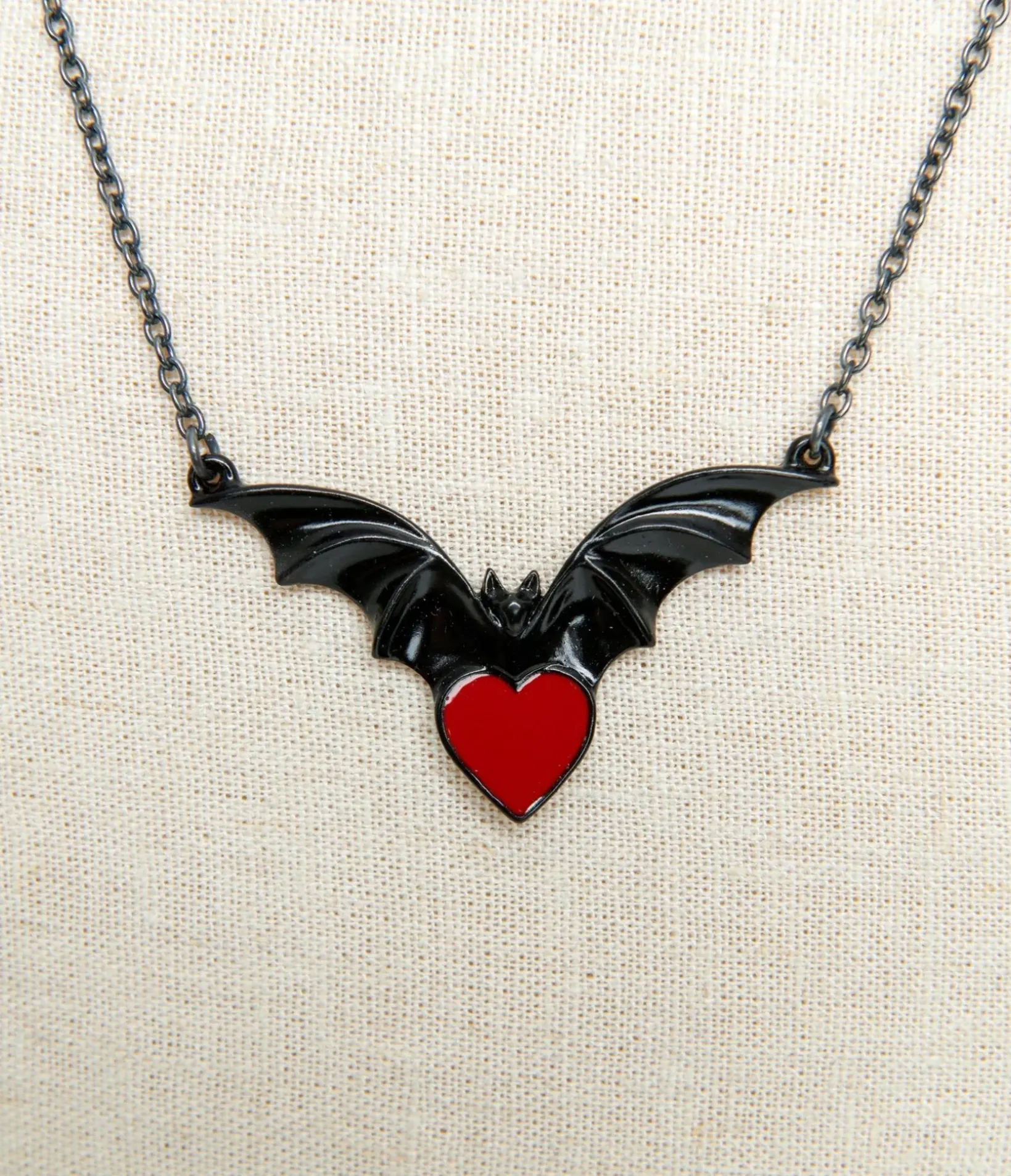 Unique Vintage All Things Red|Necklaces>Black & Red Sombre Desir Necklace