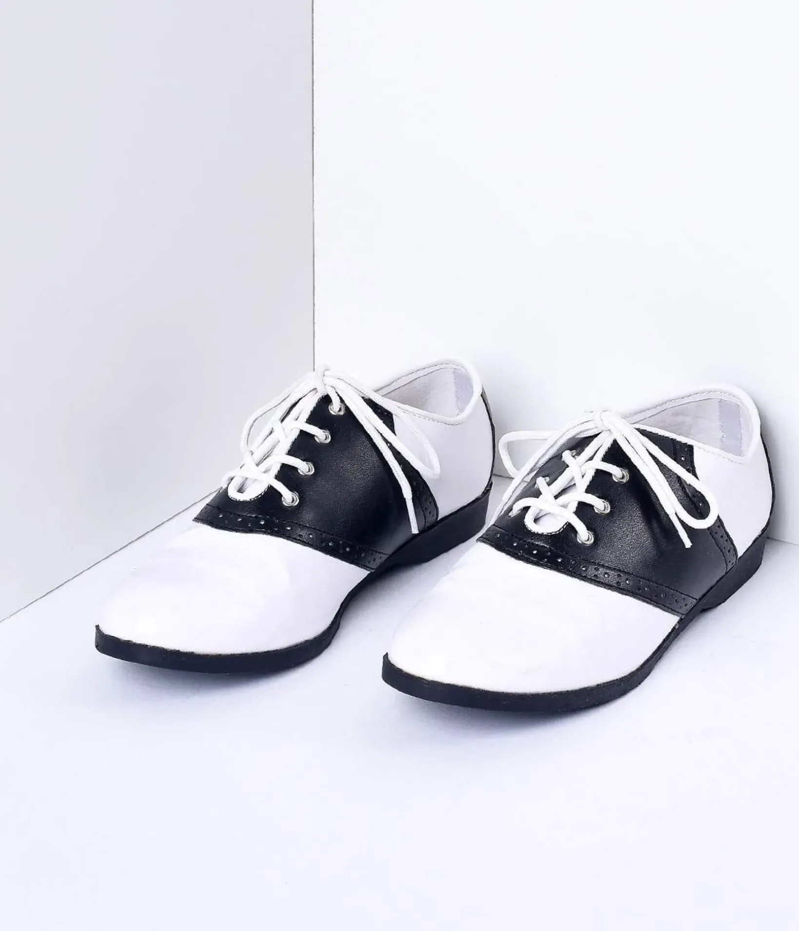 Unique Vintage Flats>Black & White Classic Lace Up Saddle Shoes