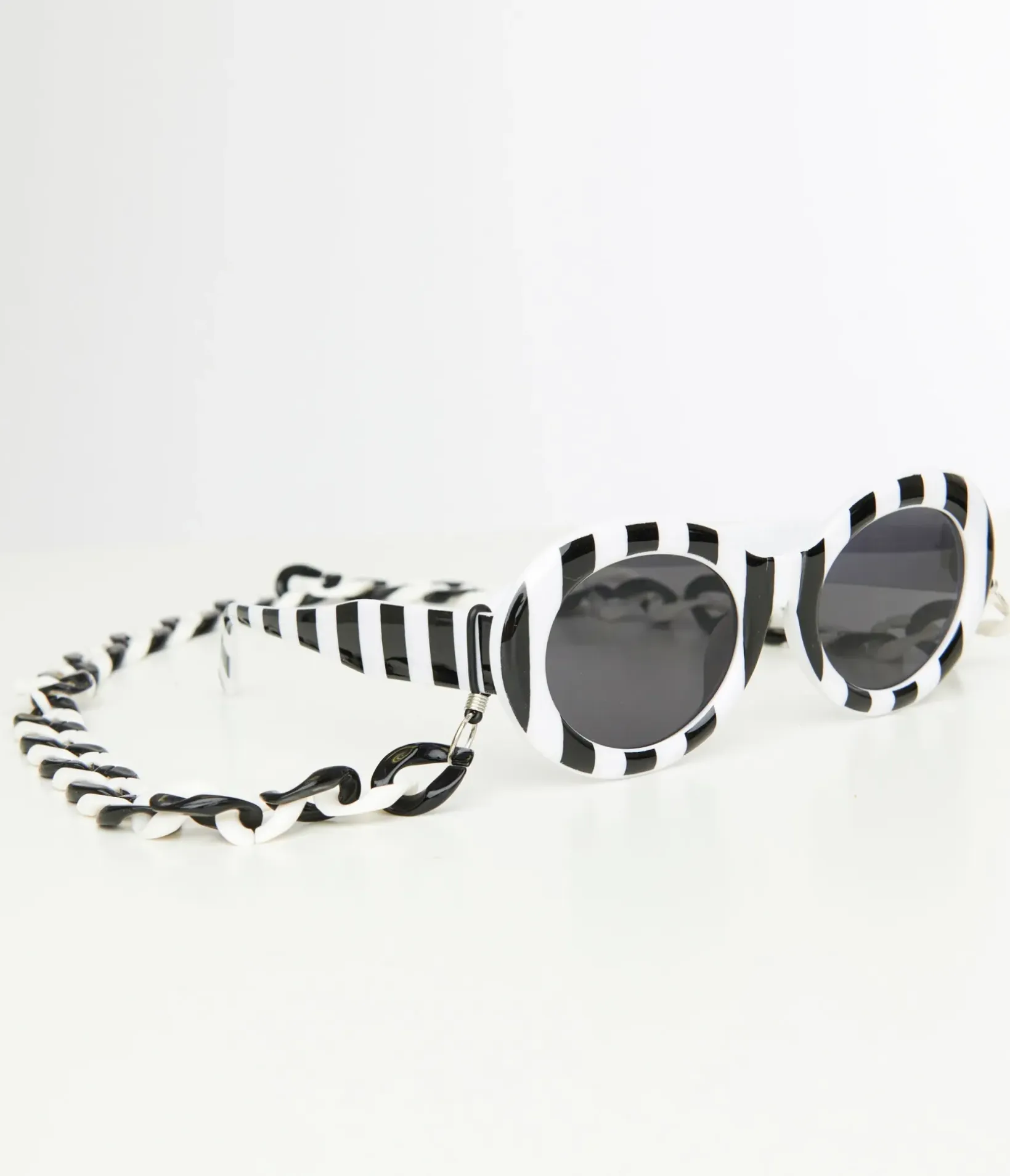 Unique Vintage Sunglasses>Black & White Stripe Oval Sunglasses