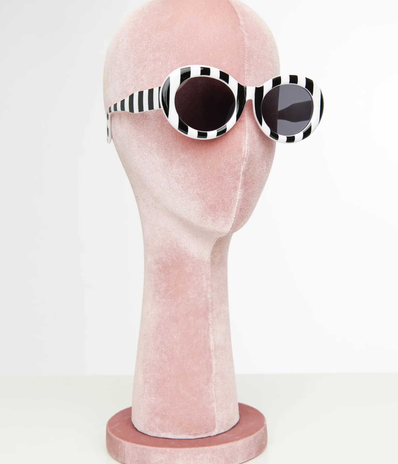 Unique Vintage Sunglasses>Black & White Stripe Oval Sunglasses