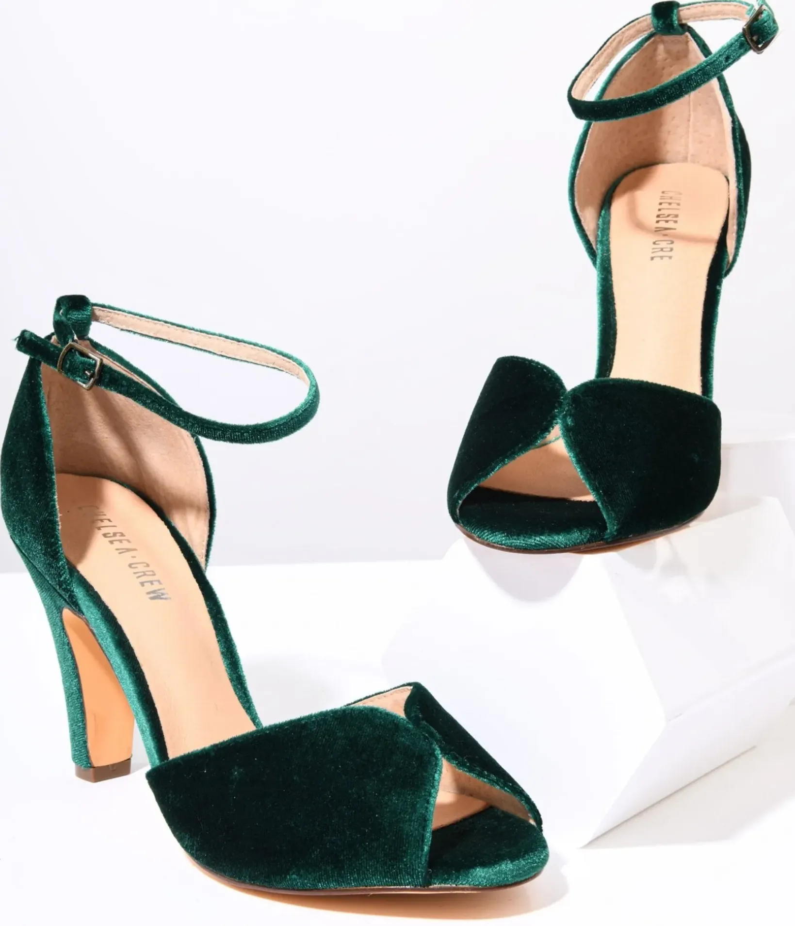 Unique Vintage Special Occasion|Heels>Chelsea Crew Green Velvet Lola Pumps