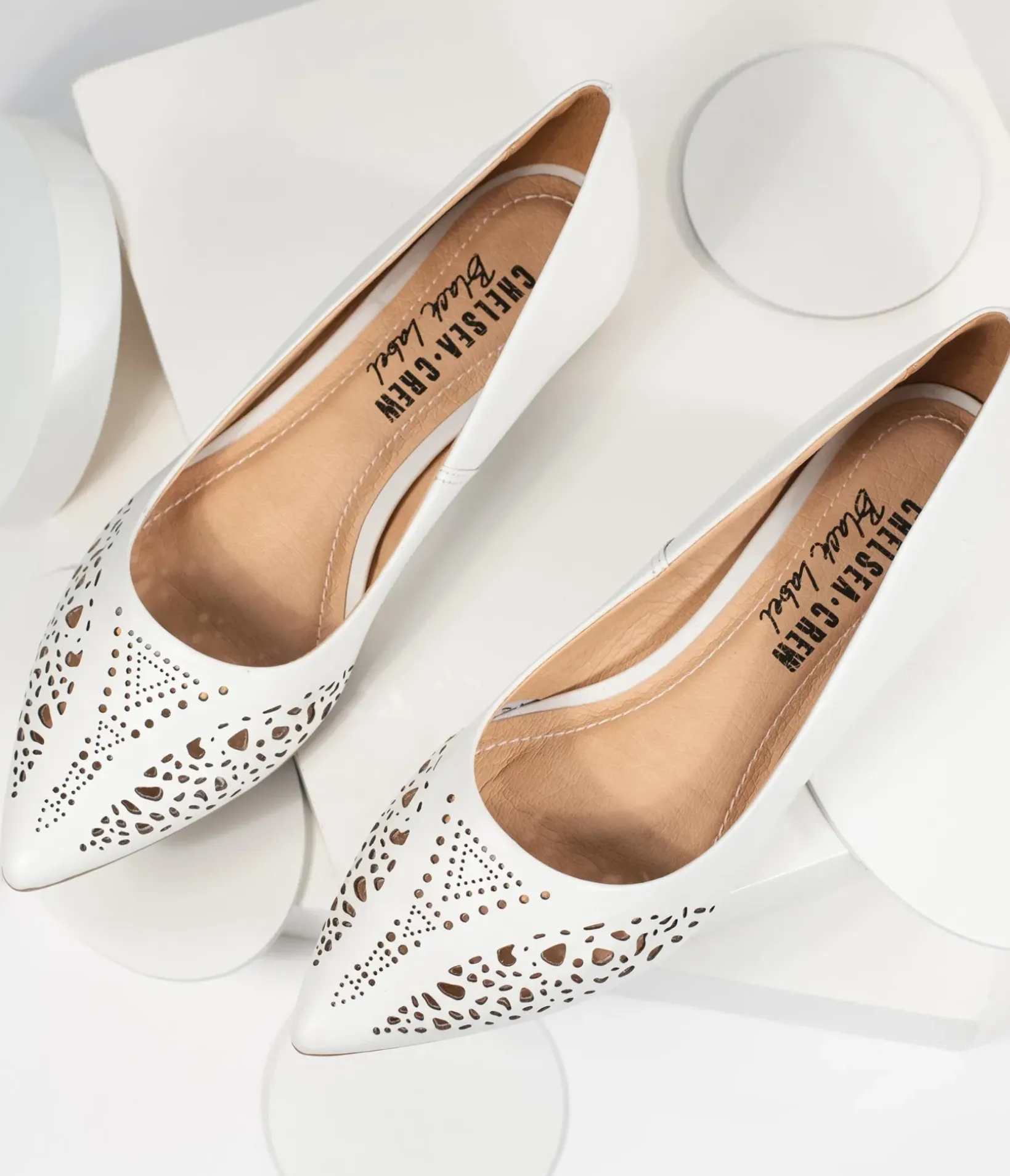 Unique Vintage Special Occasion|Flats>Chelsea Crew White Cutout Leather Sofia Flats