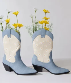 Unique Vintage Boots><noscript><img width=