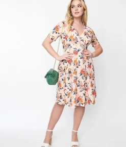Unique Vintage All Things Red><noscript><img width=