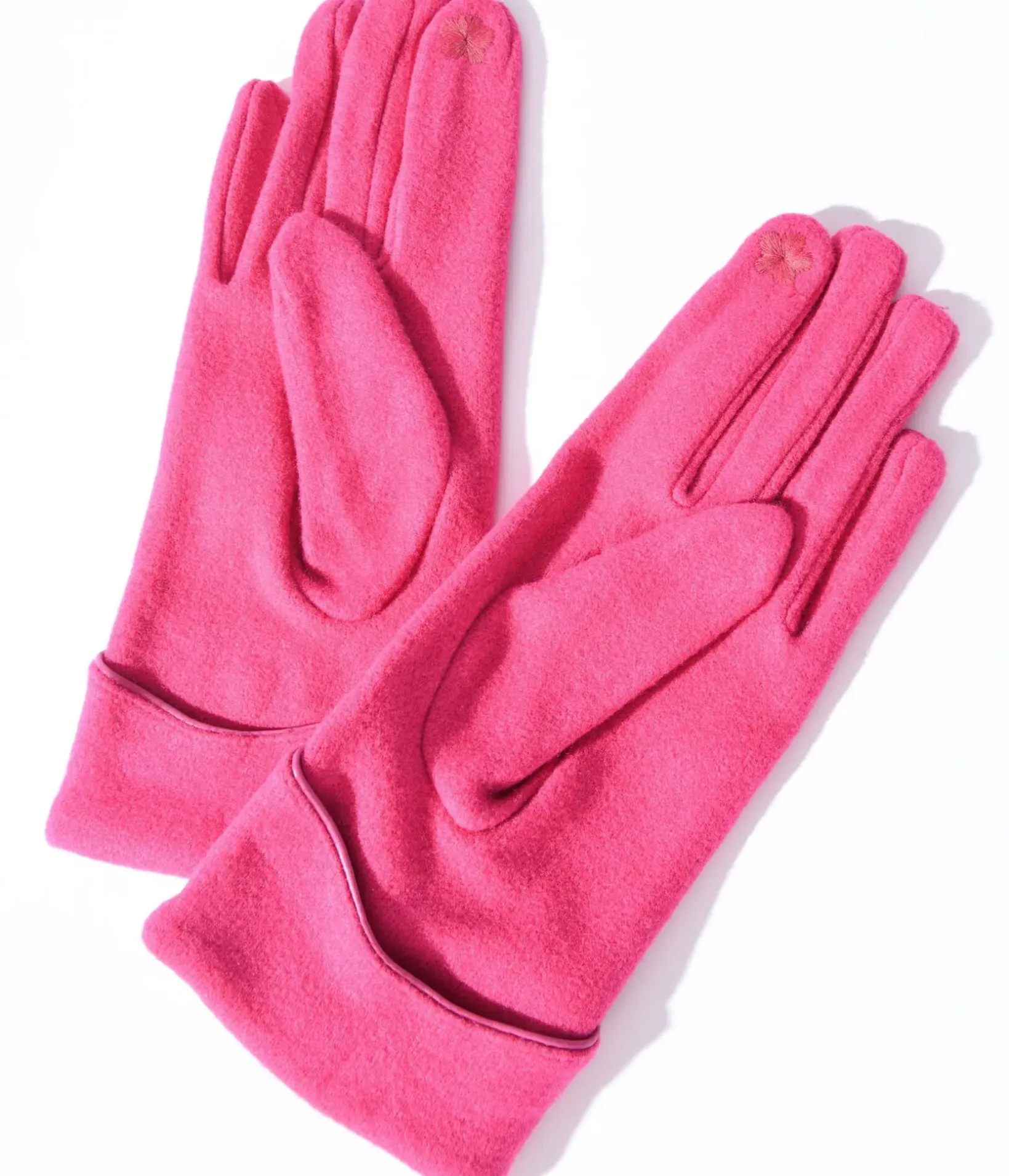 Unique Vintage Gloves & Scarves>Fuchsia Scallop Cuffed Gloves