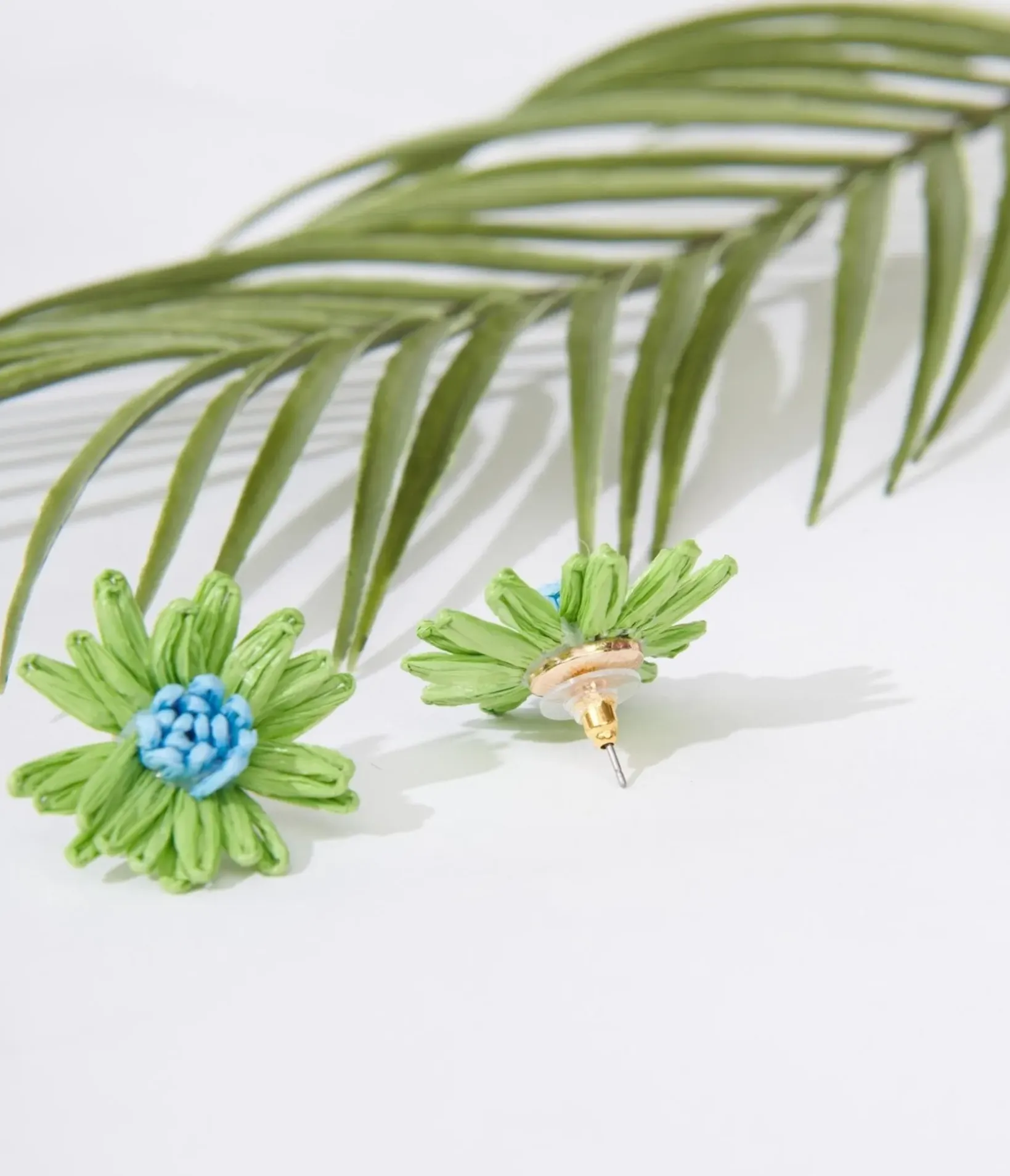 Unique Vintage Earrings>Green Flower Earrings