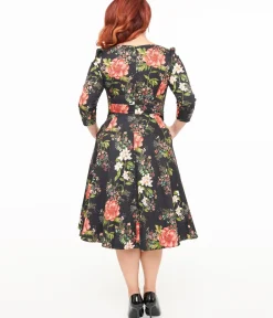 Unique Vintage Swing|Everyday Dresses>Hearts & Roses Winter Floral Isla Swing Dress