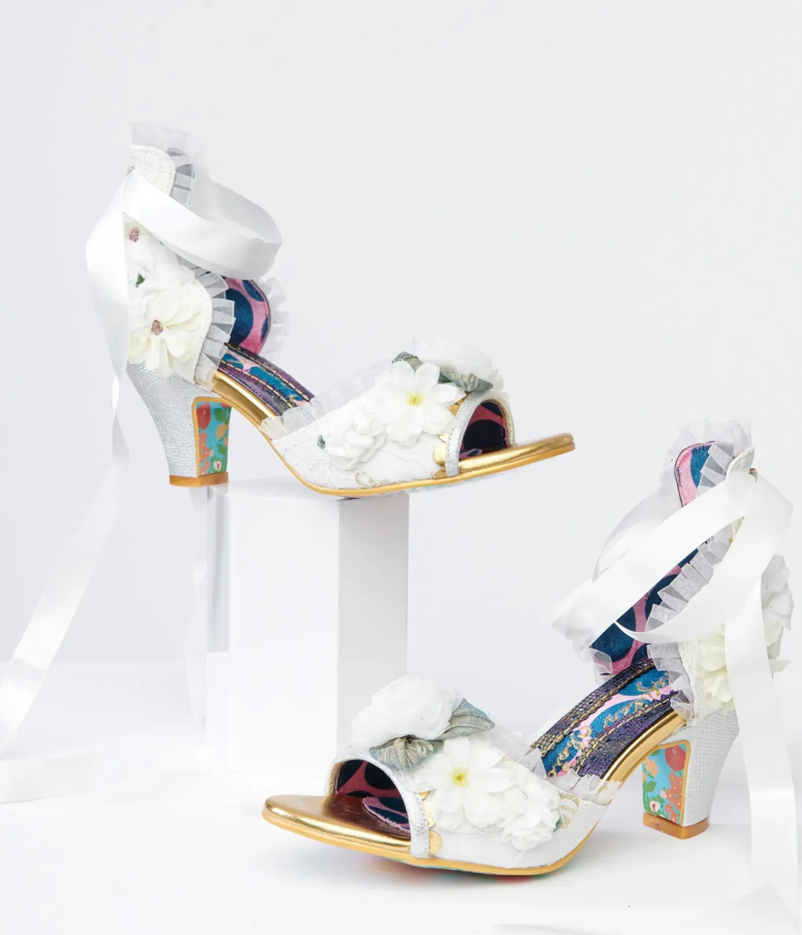 Unique Vintage Special Occasion|Heels>Irregular Choice White Flower Sandal Pump