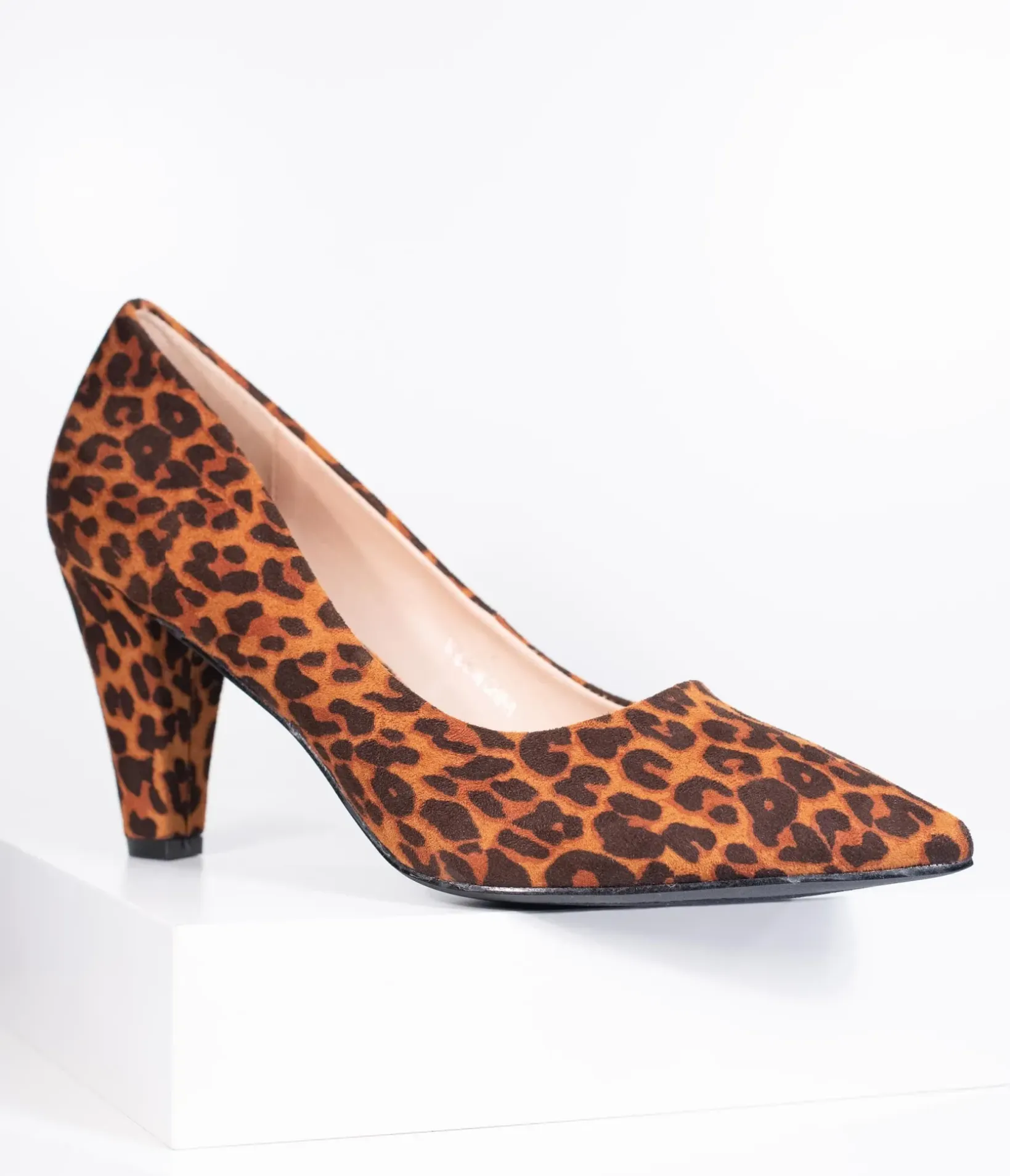 Unique Vintage Heels>Leopard Print Suede Pointed Toe Heels