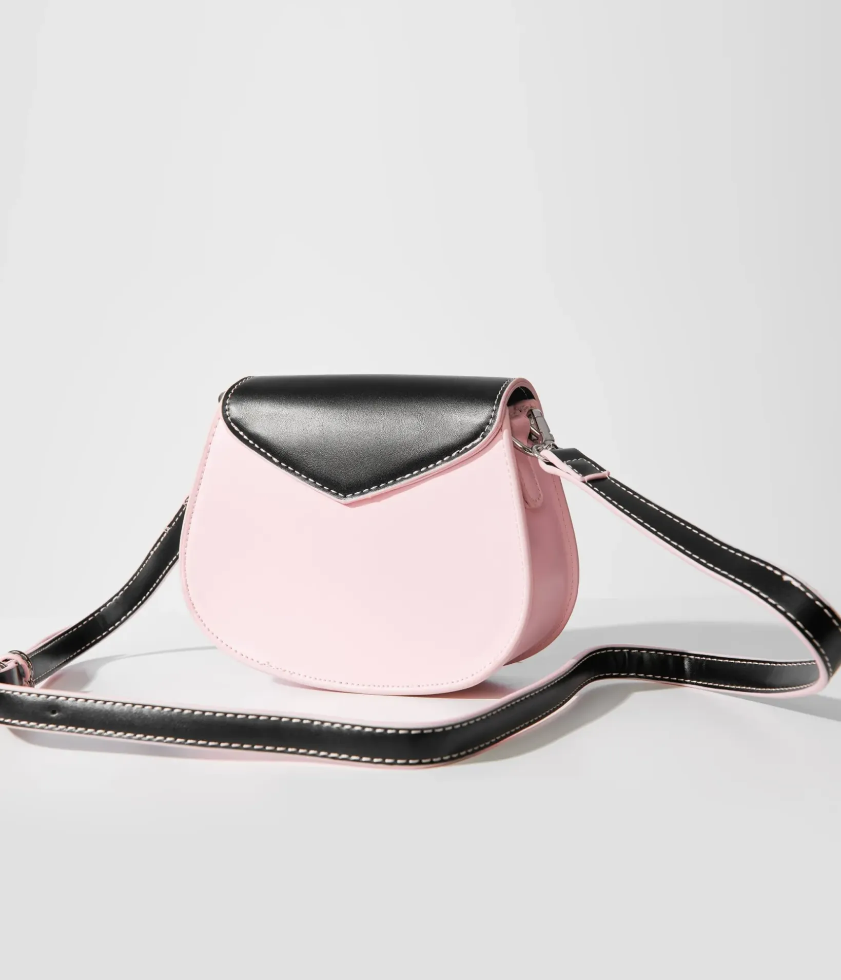 Unique Vintage All Things Pink>Light Pink & Black Heart Shaped Leatherette Crossbody Bag