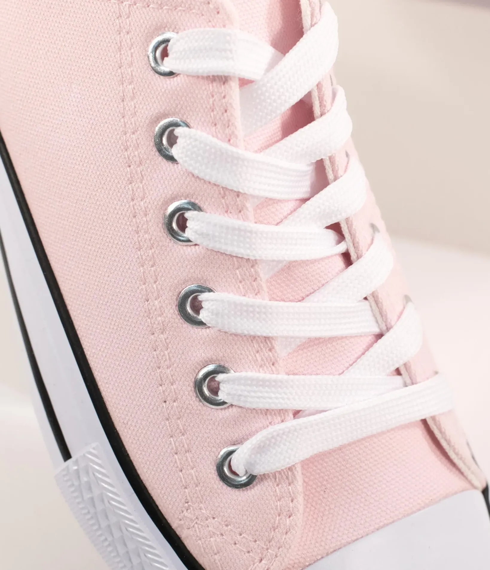 Unique Vintage Flats|Sneakers>Light Pink Lace Up Canvas Sneakers