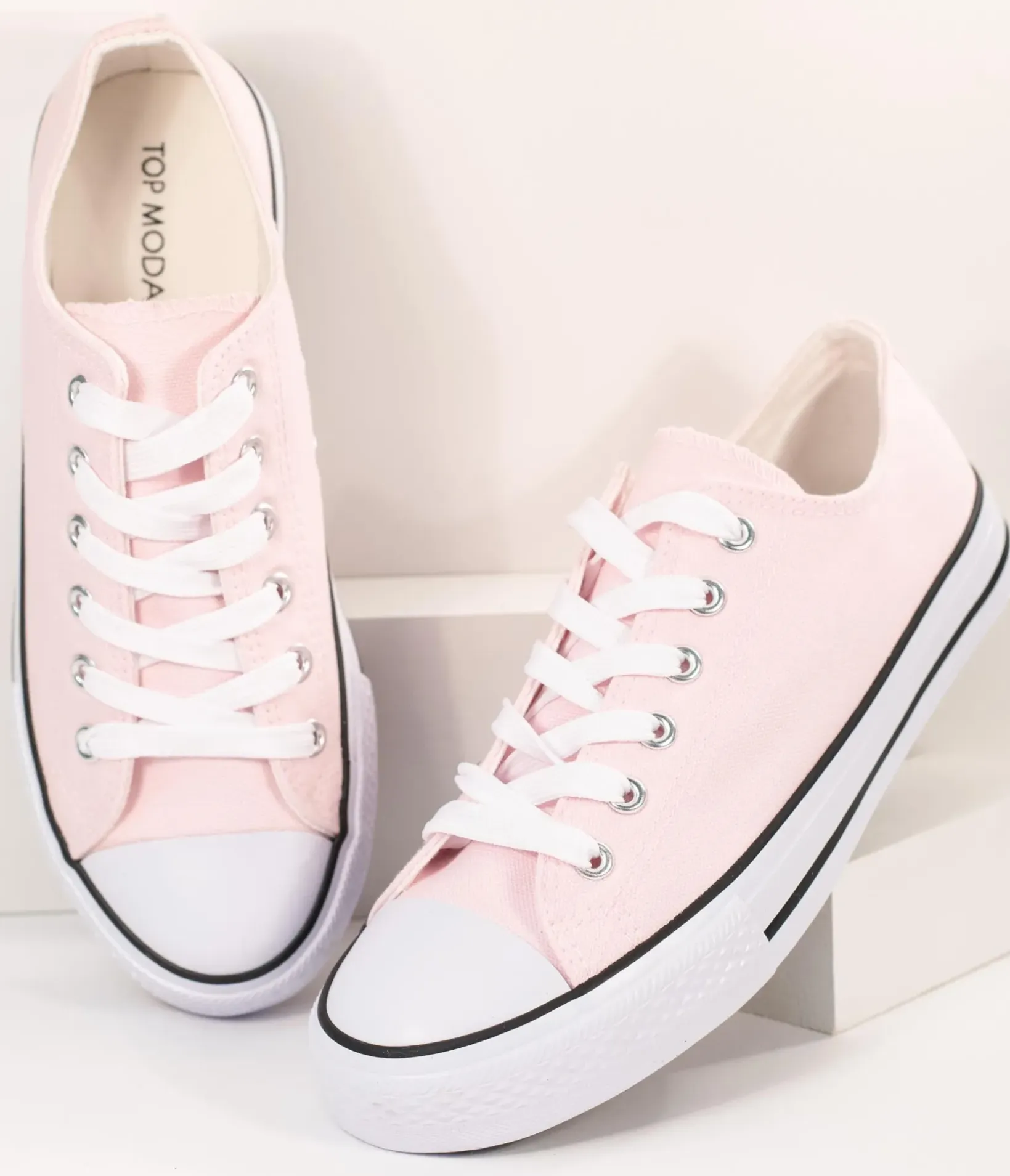 Unique Vintage Flats|Sneakers>Light Pink Lace Up Canvas Sneakers