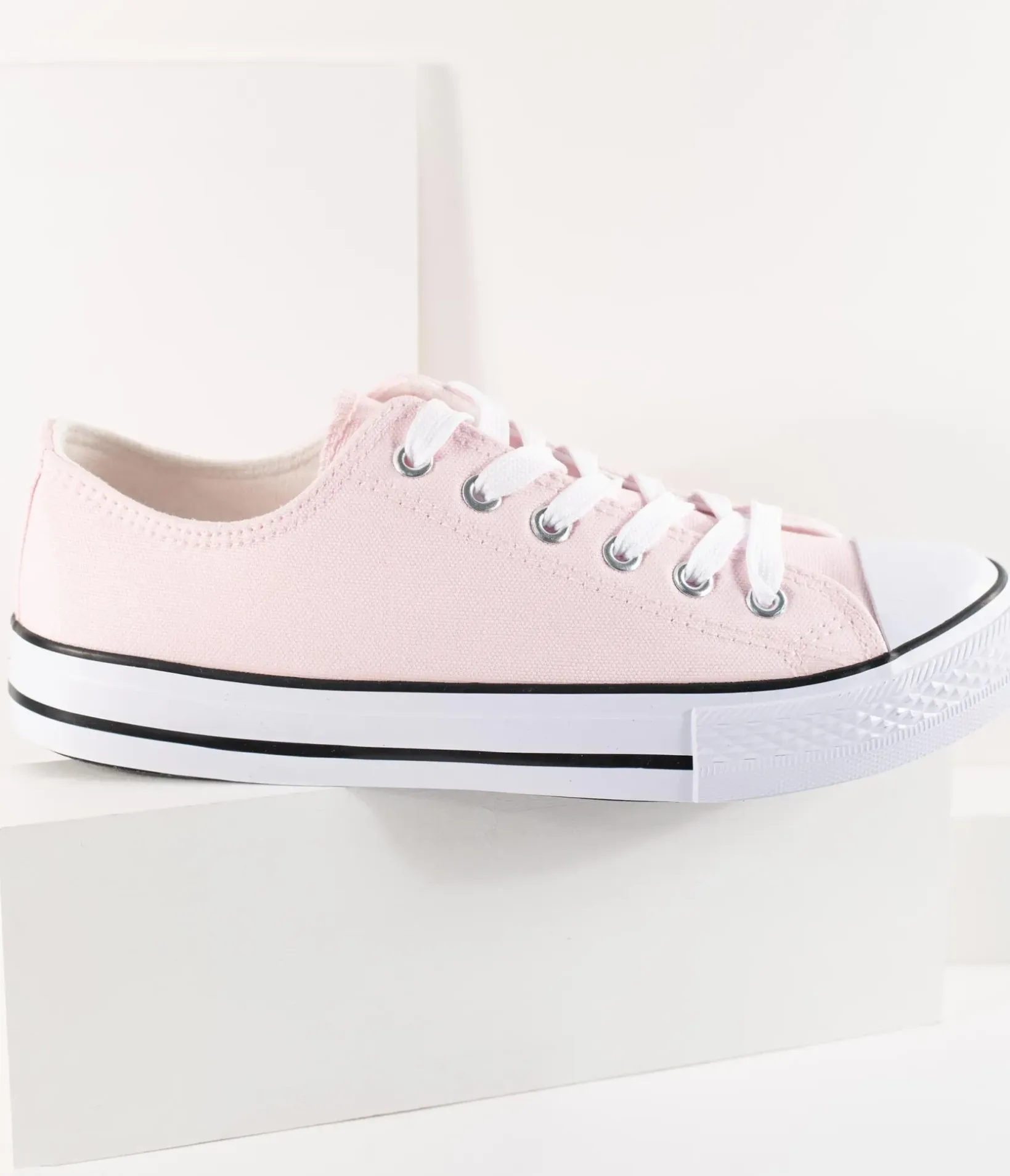 Unique Vintage Flats|Sneakers>Light Pink Lace Up Canvas Sneakers