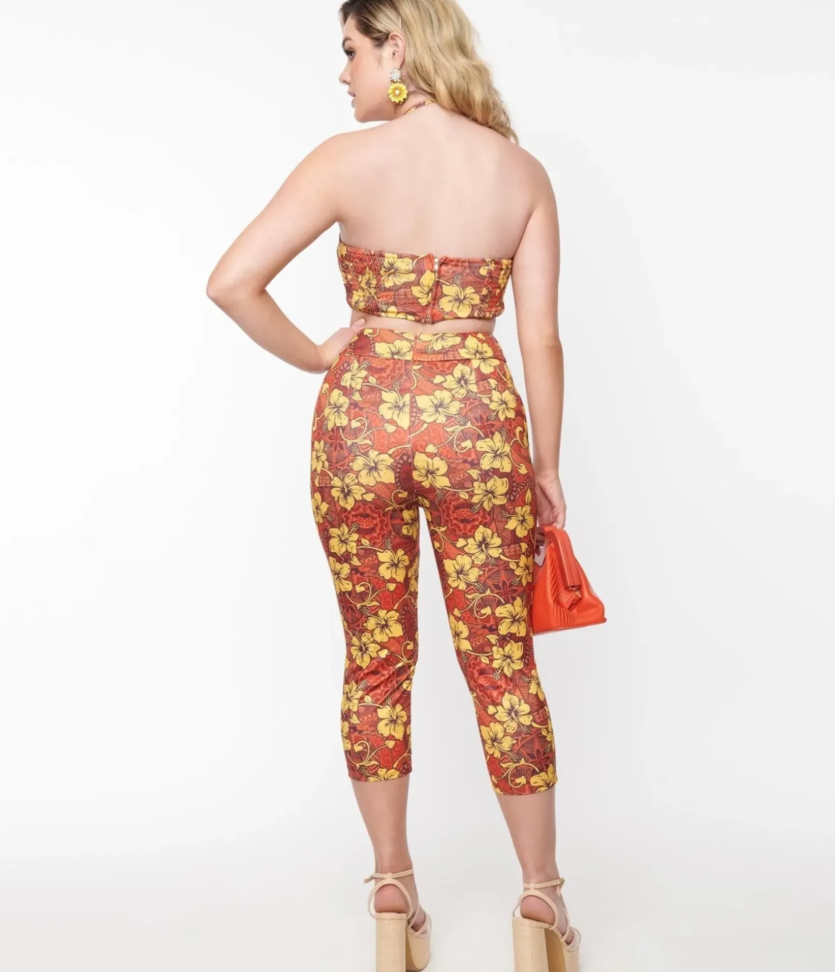 Unique Vintage Concert & Festivals>Orange & Yellow Tropical Floral Mimosa Capris