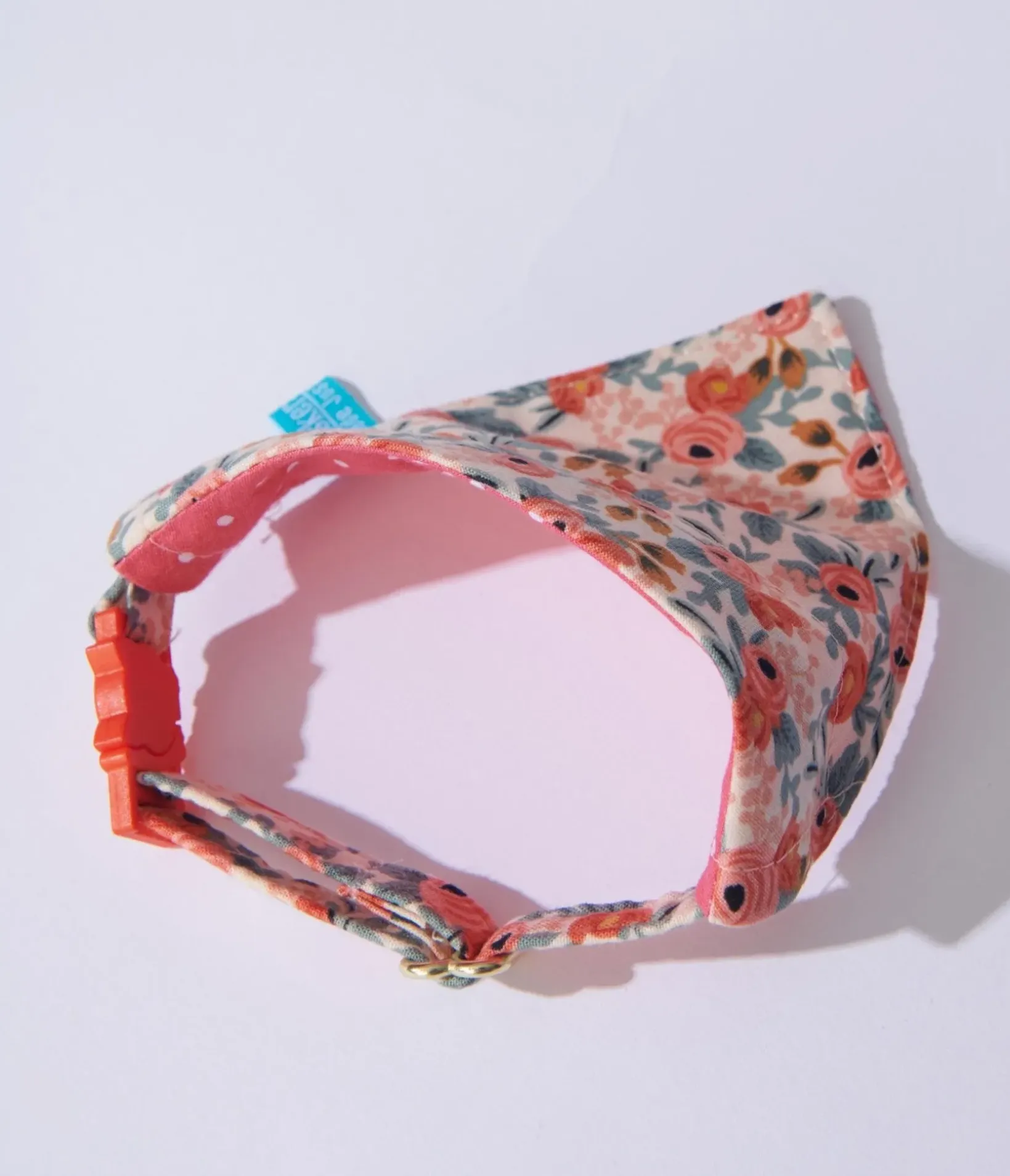 Unique Vintage Gift Under $20>Peach Floral Over the Collar Cat Bandana