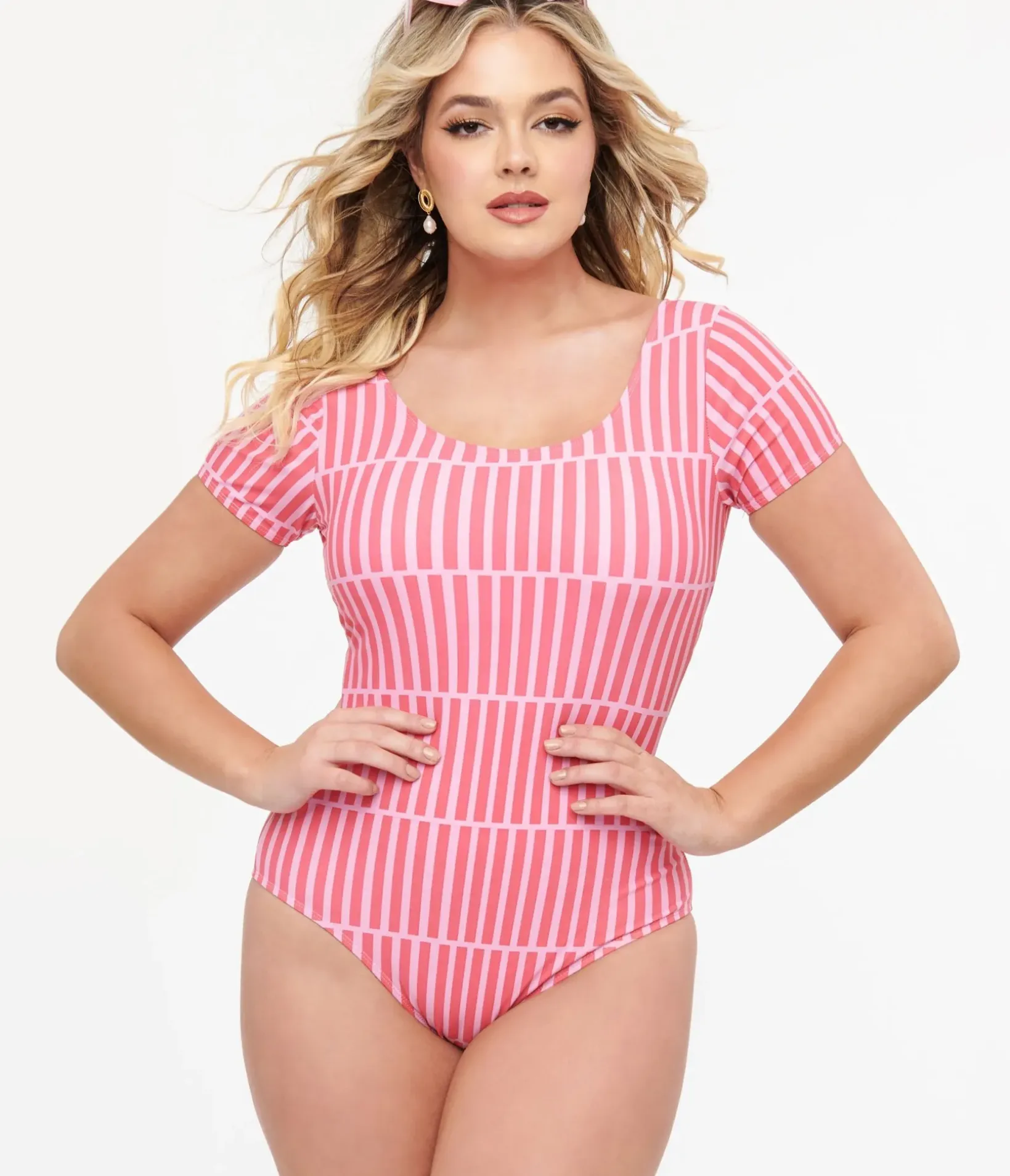 Unique Vintage One Piece Swim|Summer Vacation>Pink Stripe Sleeved One Piece Swimsuit