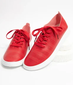 Unique Vintage Flats|All Things Red><noscript><img width=