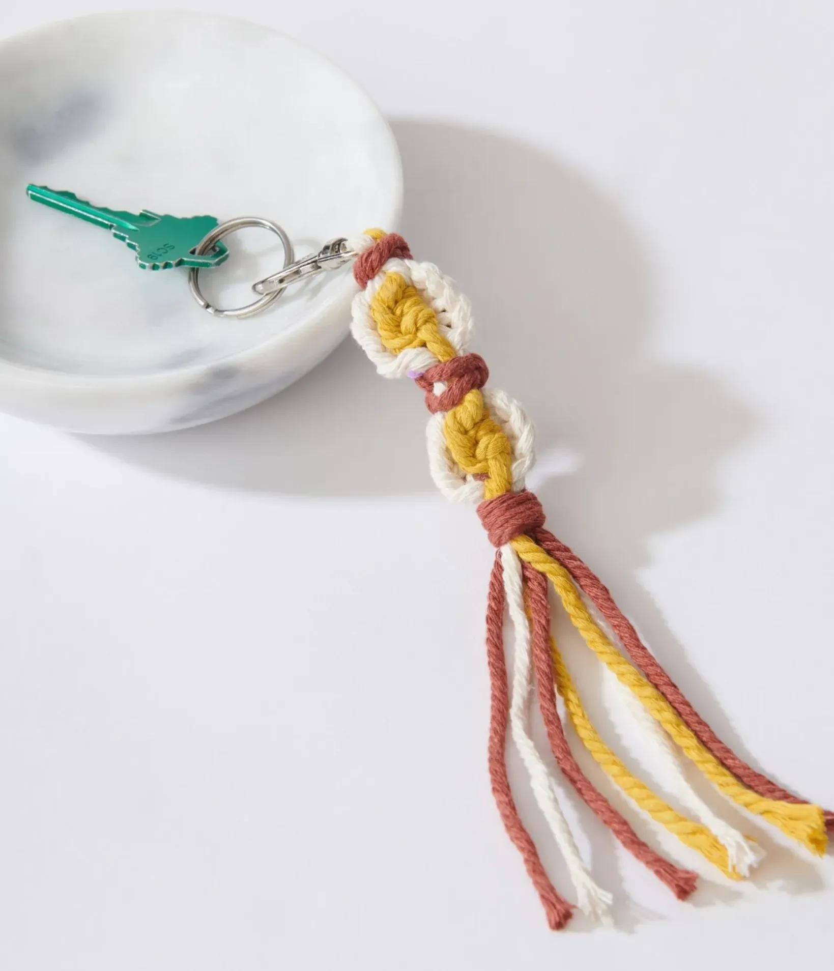 Unique Vintage Work Wear|All Things Red>Red & Yellow Daisy Keychain