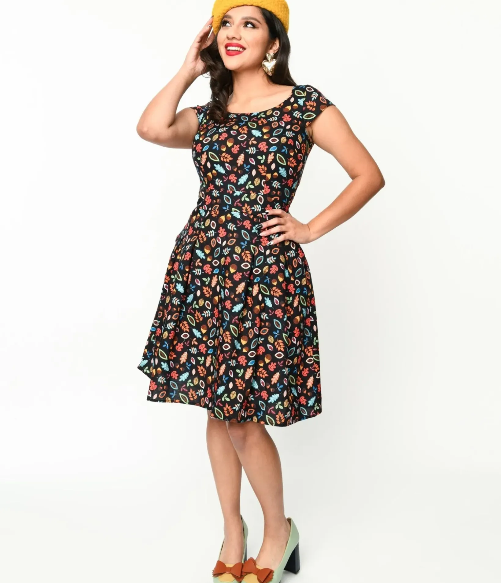 Unique Vintage Fit & Flare|Fit & Flare>Retrolicious Black Leaves & Acorns Margaret Flare Dress