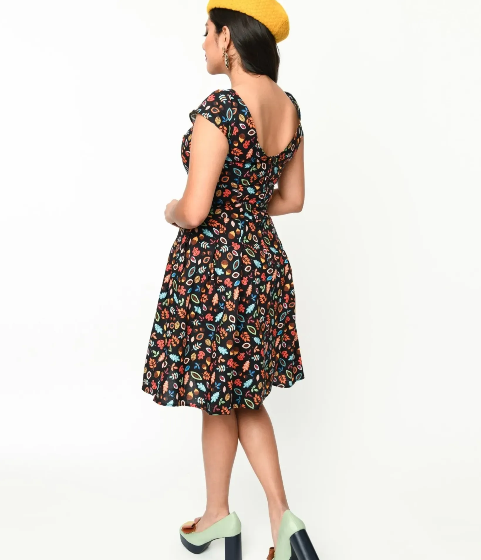 Unique Vintage Fit & Flare|Fit & Flare>Retrolicious Black Leaves & Acorns Margaret Flare Dress