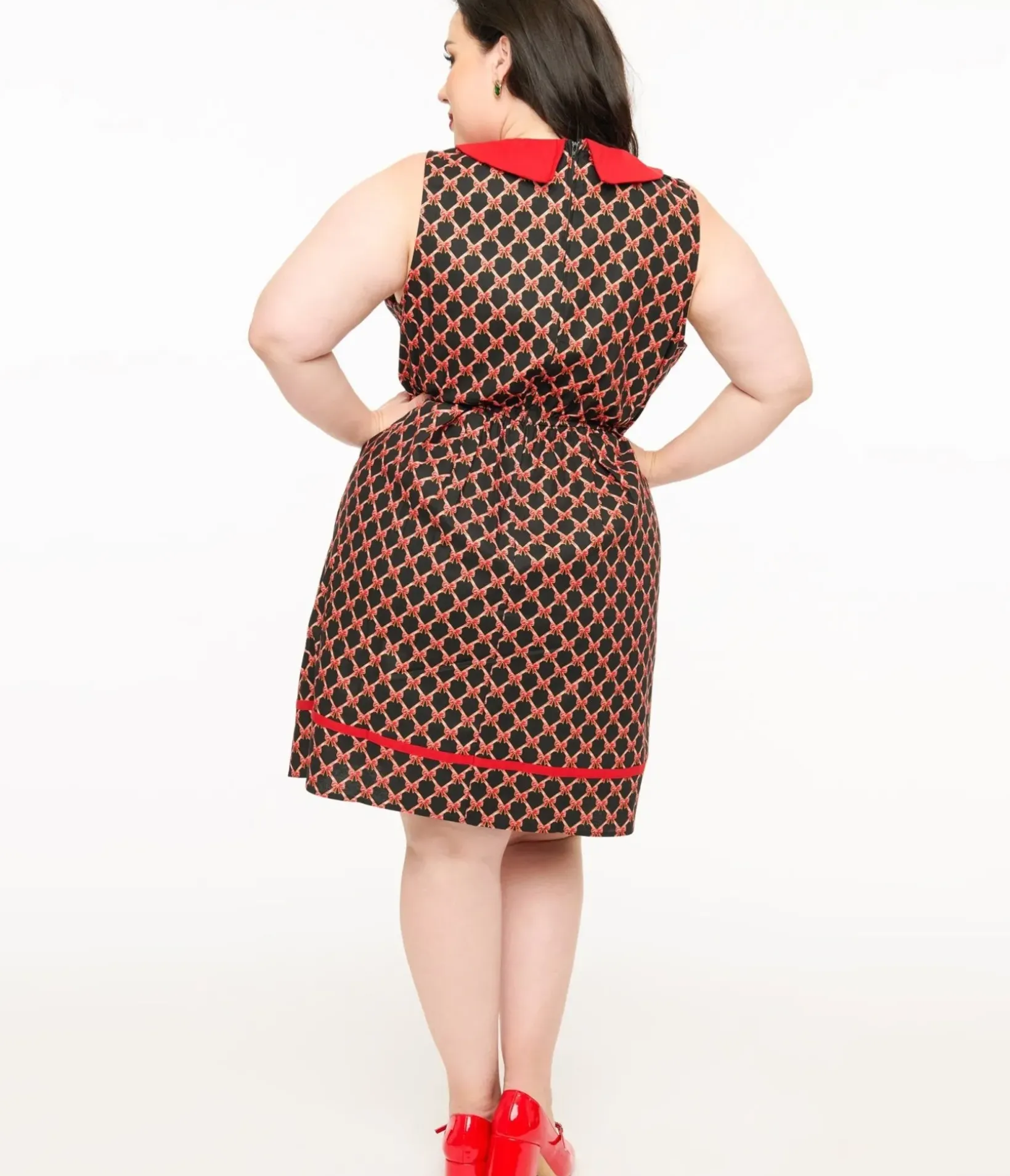 Unique Vintage Fit & Flare|Pocket Dresses>Retrolicious Plus Size 1950s Black & Red Bow Cotton Fit & Flare Dress