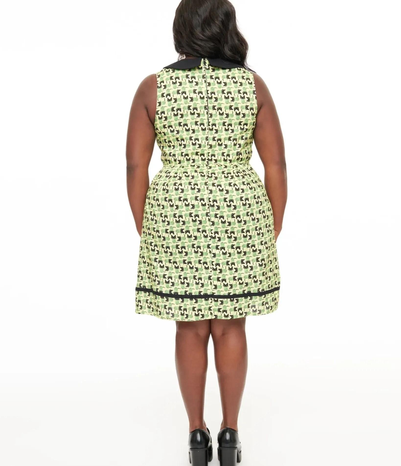 Unique Vintage Fit & Flare|Fit & Flare>Retrolicious Plus Size 1950s Green & Black Mod Cat Print Collared Fit & Flare Dress