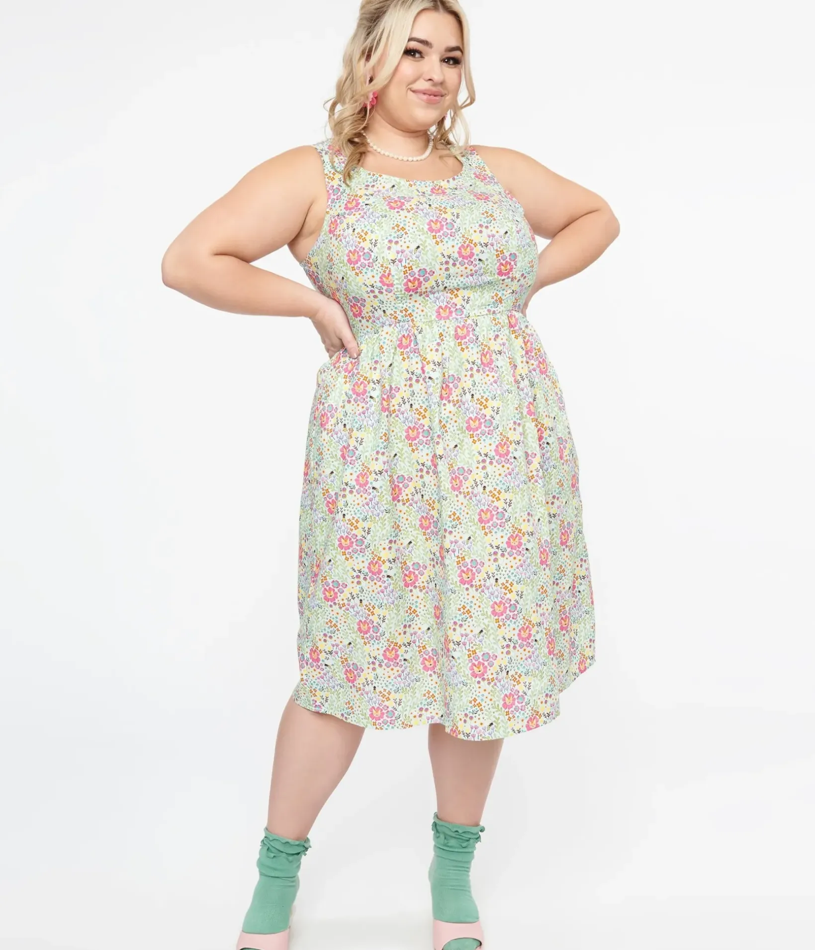 Unique Vintage Fit & Flare|Pocket Dresses>Retrolicious Plus Size 1950s Green Floral Cat Print Fit & Flare Dress