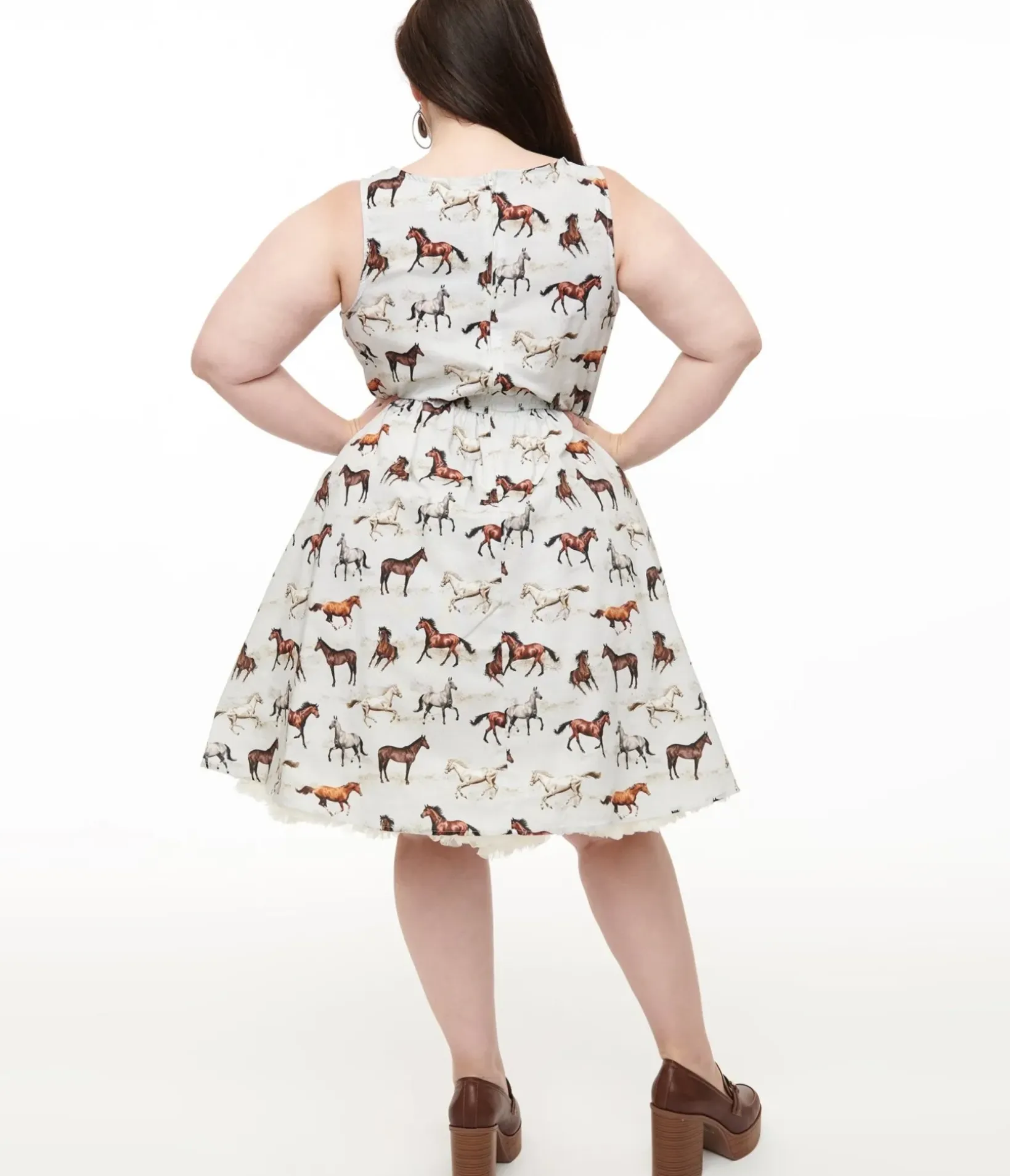 Unique Vintage Swing|Pocket Dresses>Retrolicious Plus Size 1950s White & Brown Horse Print Cotton Swing Dress