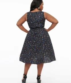 Unique Vintage Midi|Fit & Flare>Retrolicious 1950s Plus Size Black Celestial Stars & Moon Print Midi Dress