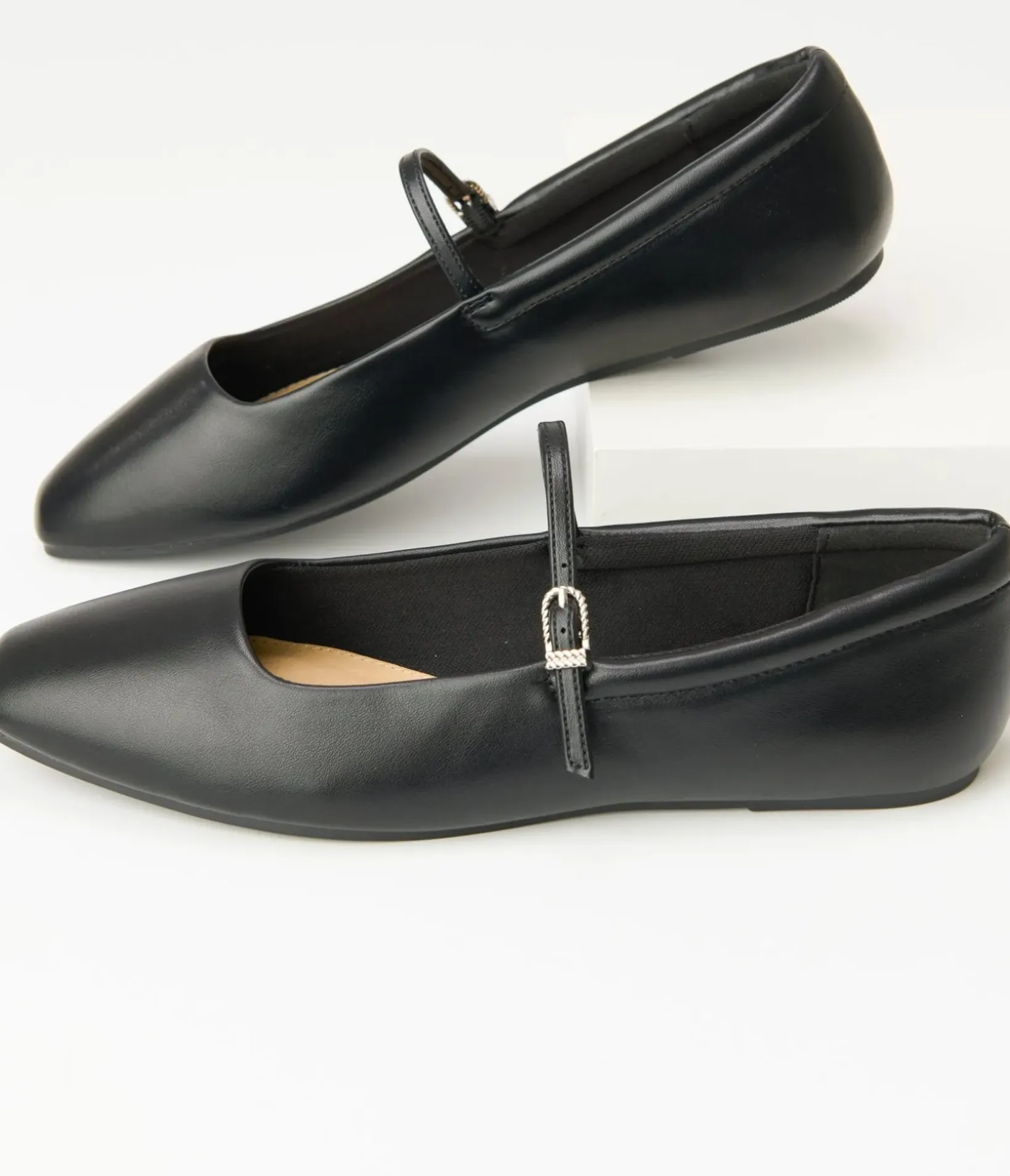 Unique Vintage Flats>1960s Black Leatherette Flats