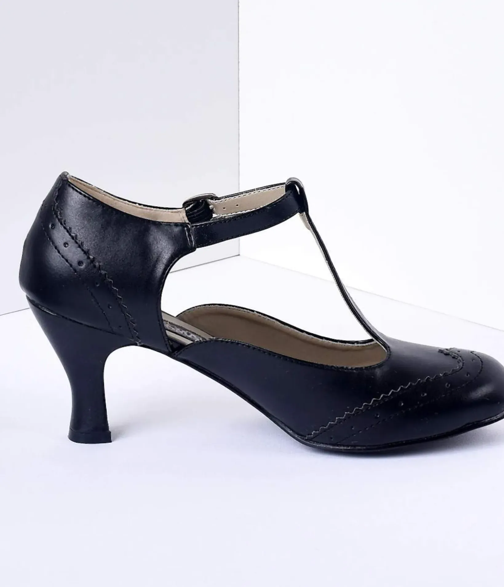 Unique Vintage Special Occasion|Heels>1920s Black T-Strap Mary Jane Heels