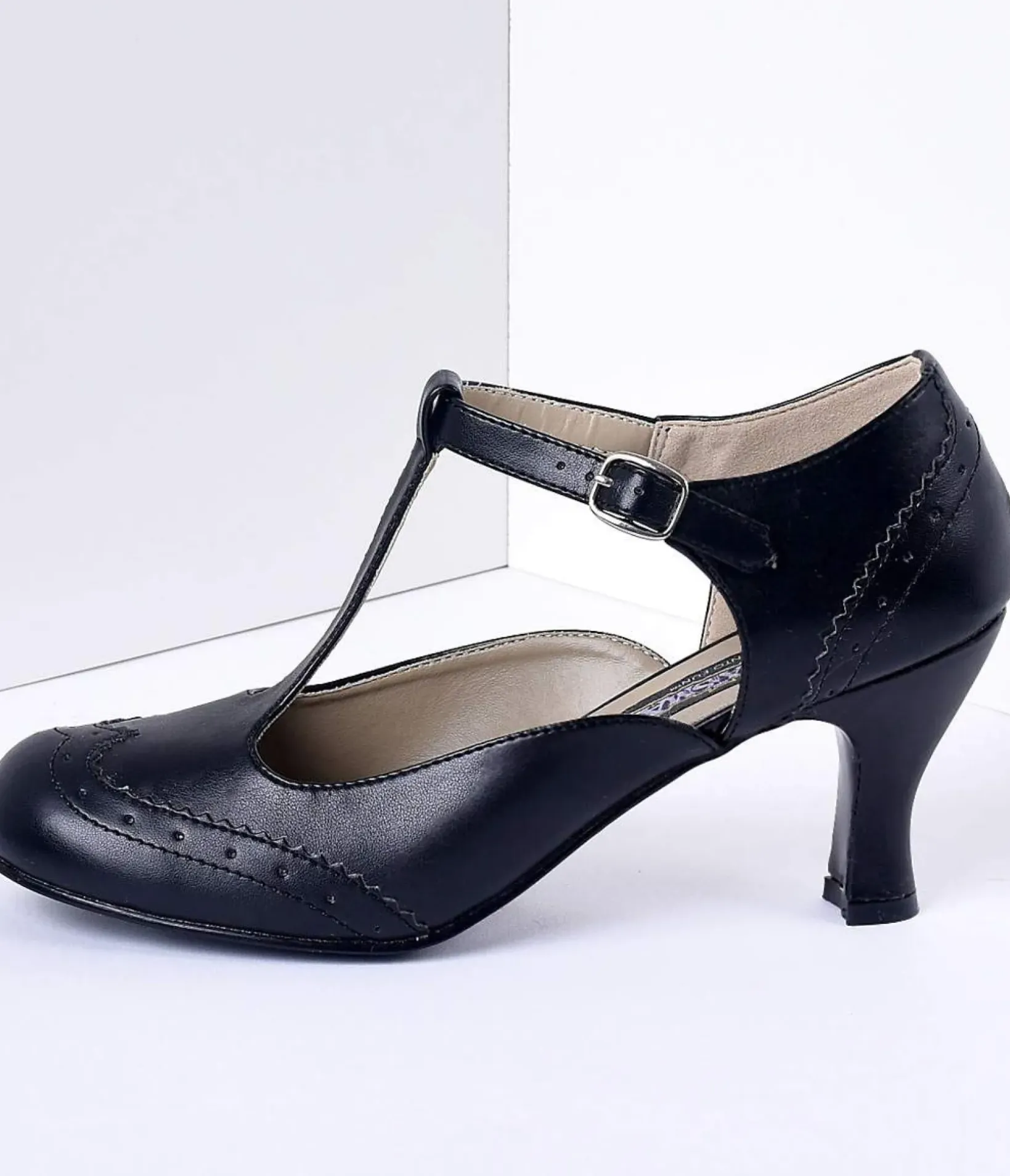 Unique Vintage Special Occasion|Heels>1920s Black T-Strap Mary Jane Heels