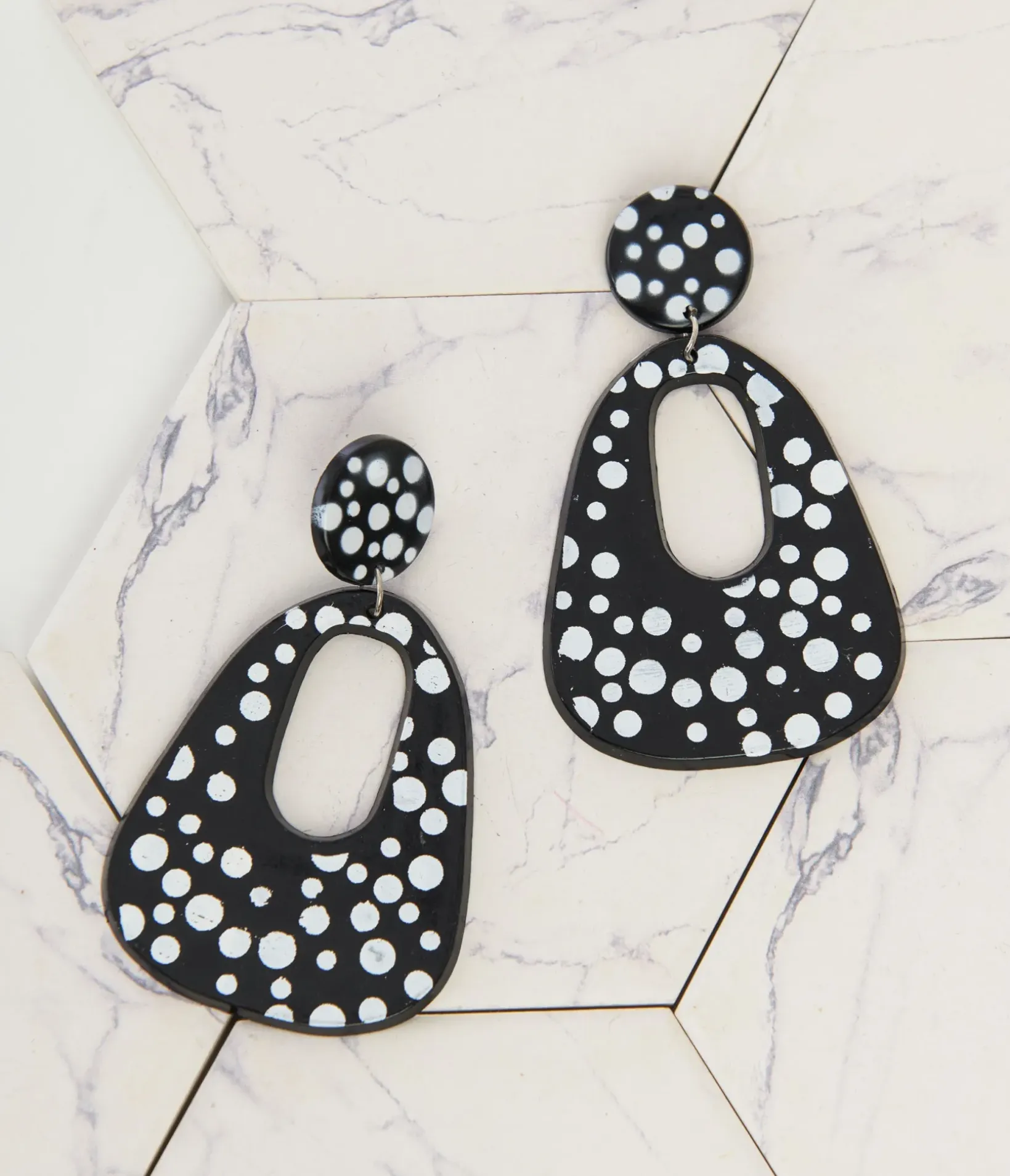 Unique Vintage Disney Bounding|Work Wear>1980s Black & White Polka Dot Drop Earrings
