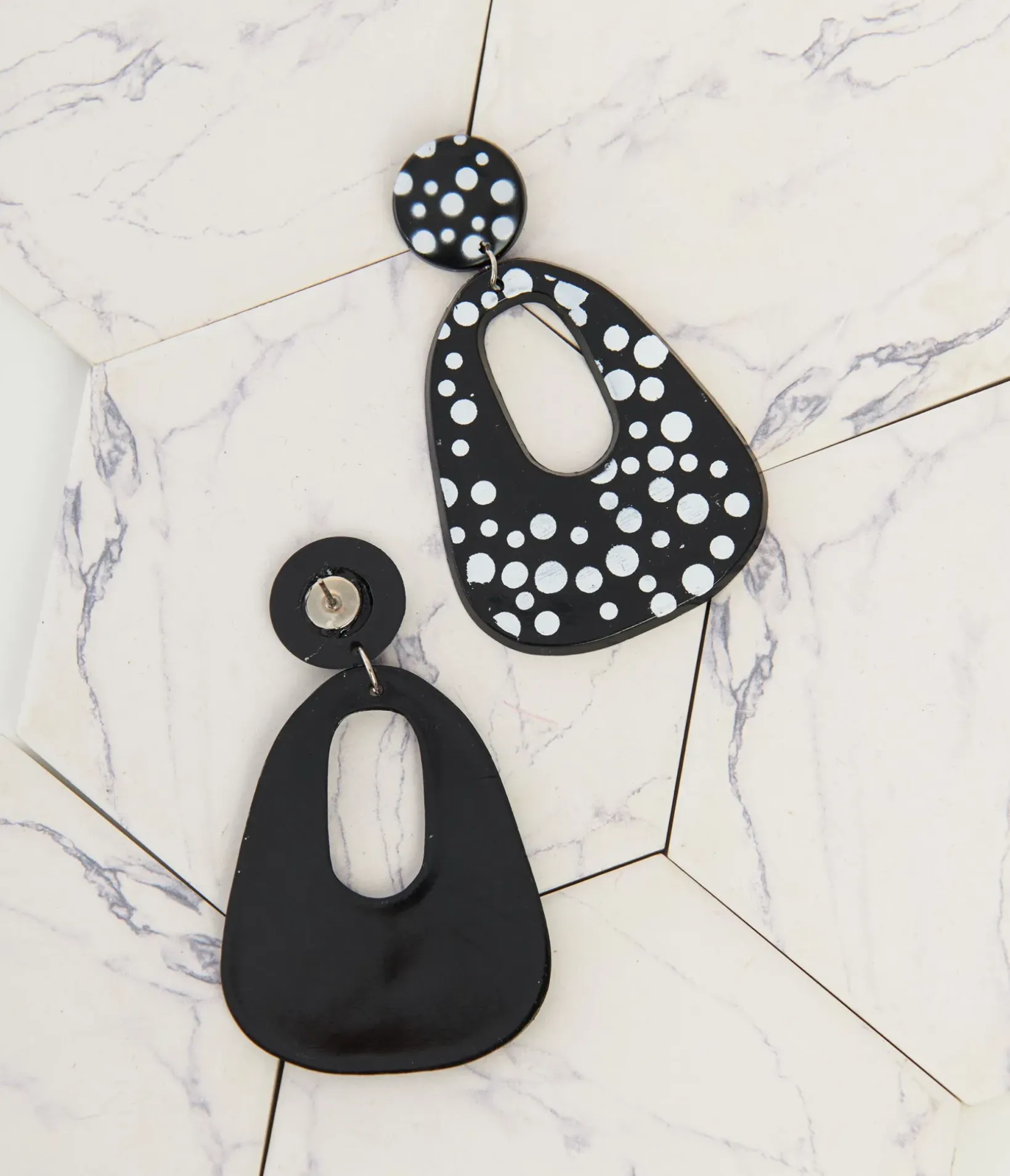 Unique Vintage Disney Bounding|Work Wear>1980s Black & White Polka Dot Drop Earrings