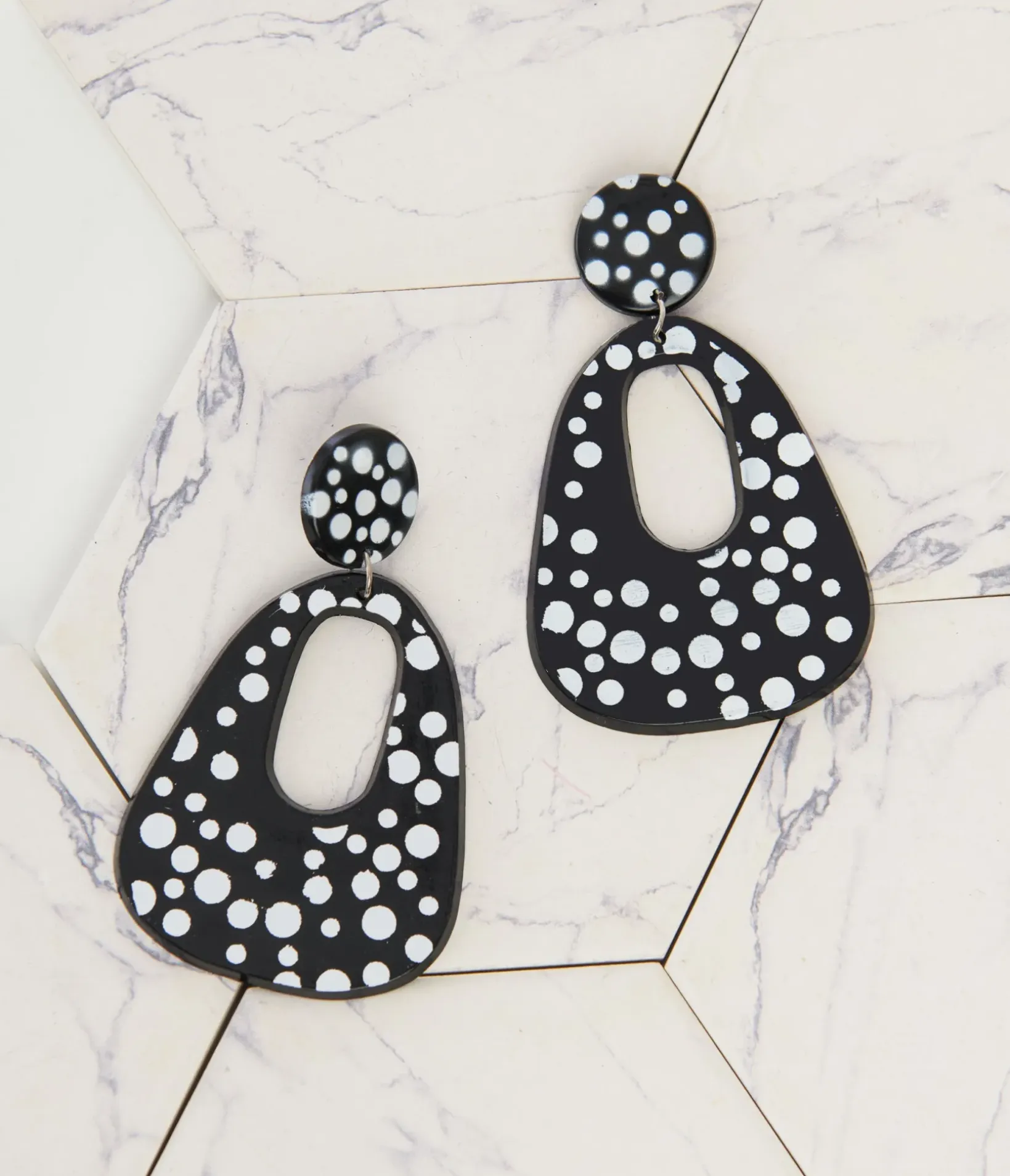 Unique Vintage Disney Bounding|Work Wear>1980s Black & White Polka Dot Drop Earrings