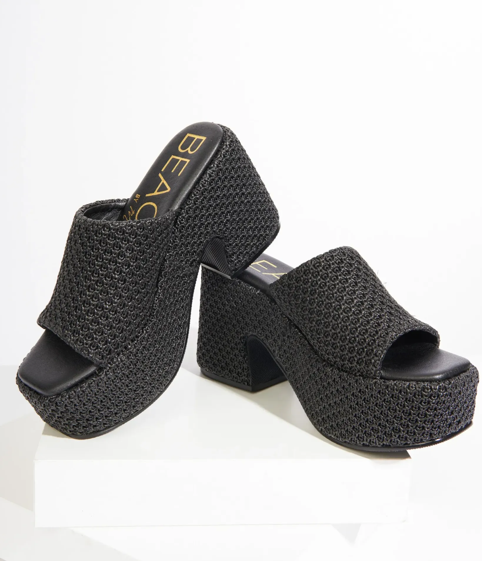 Unique Vintage Heels|Sandals>1970s Black Woven Jute Platform Mule Sandals