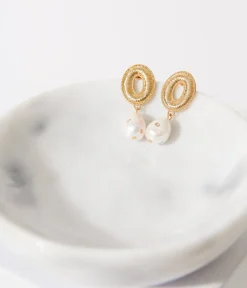 Unique Vintage Earrings><noscript><img width=